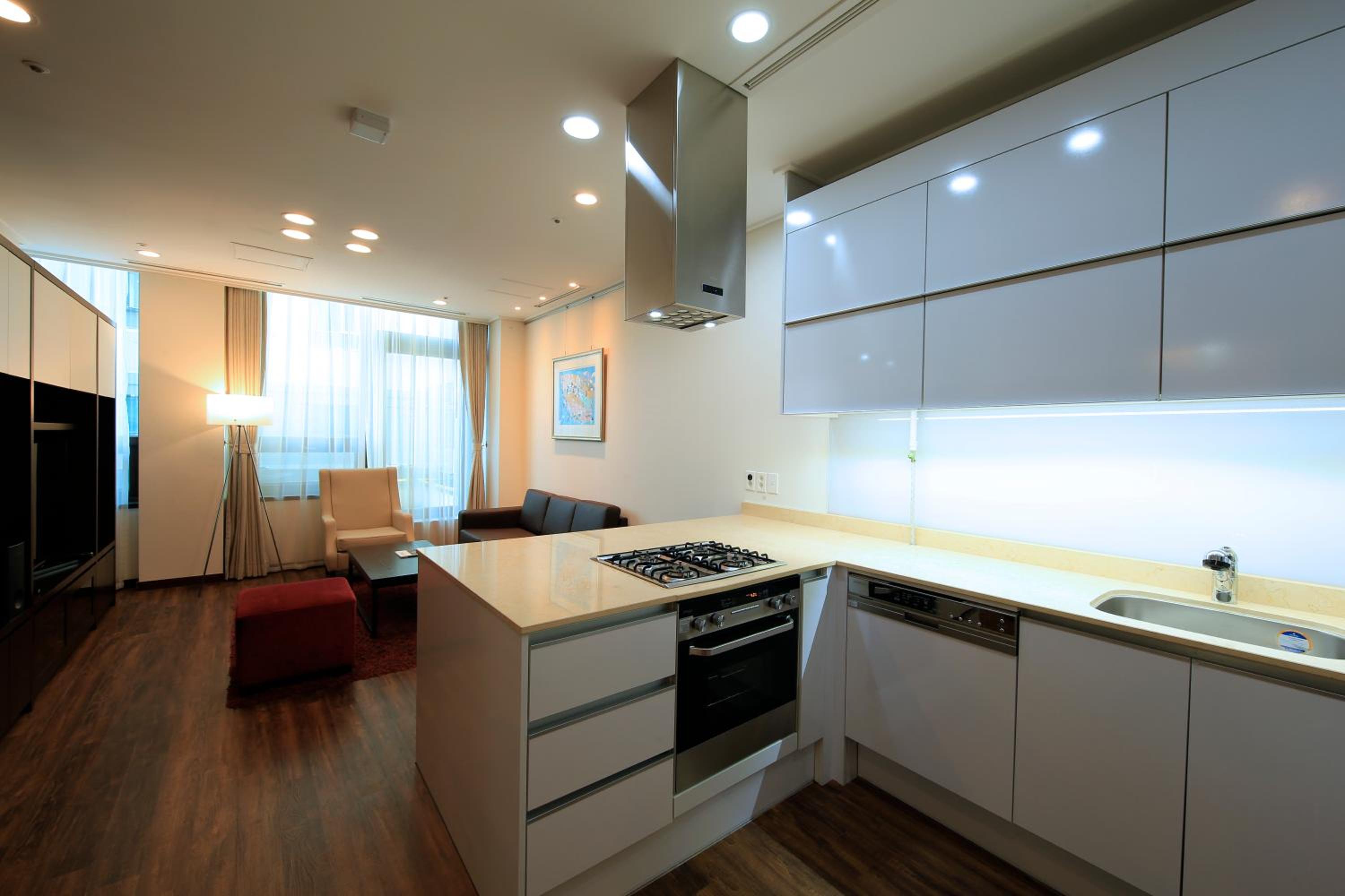 One-Bedroom Apartment (2 Adults) 3~13floor