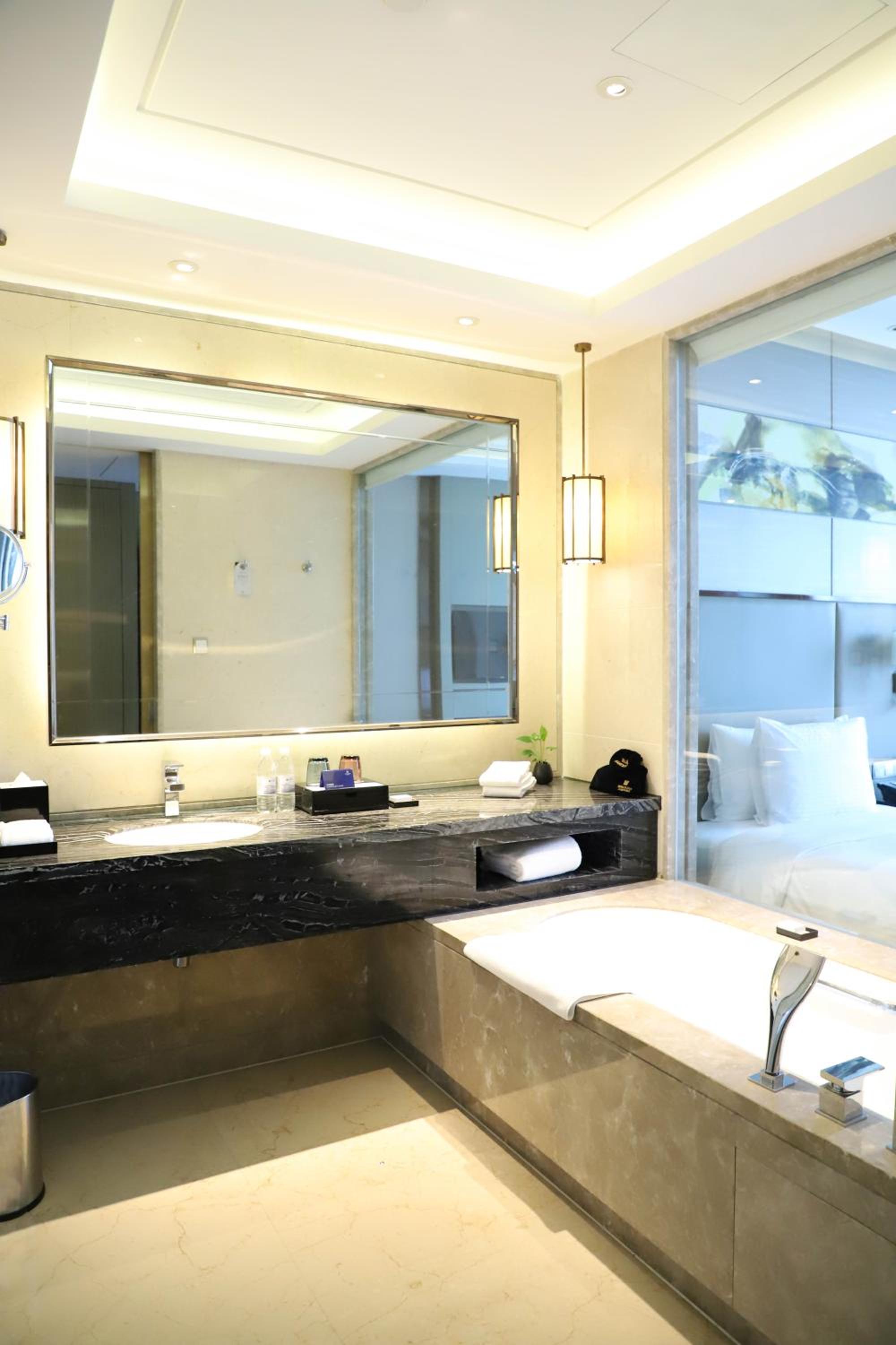 Grand Deluxe King Room