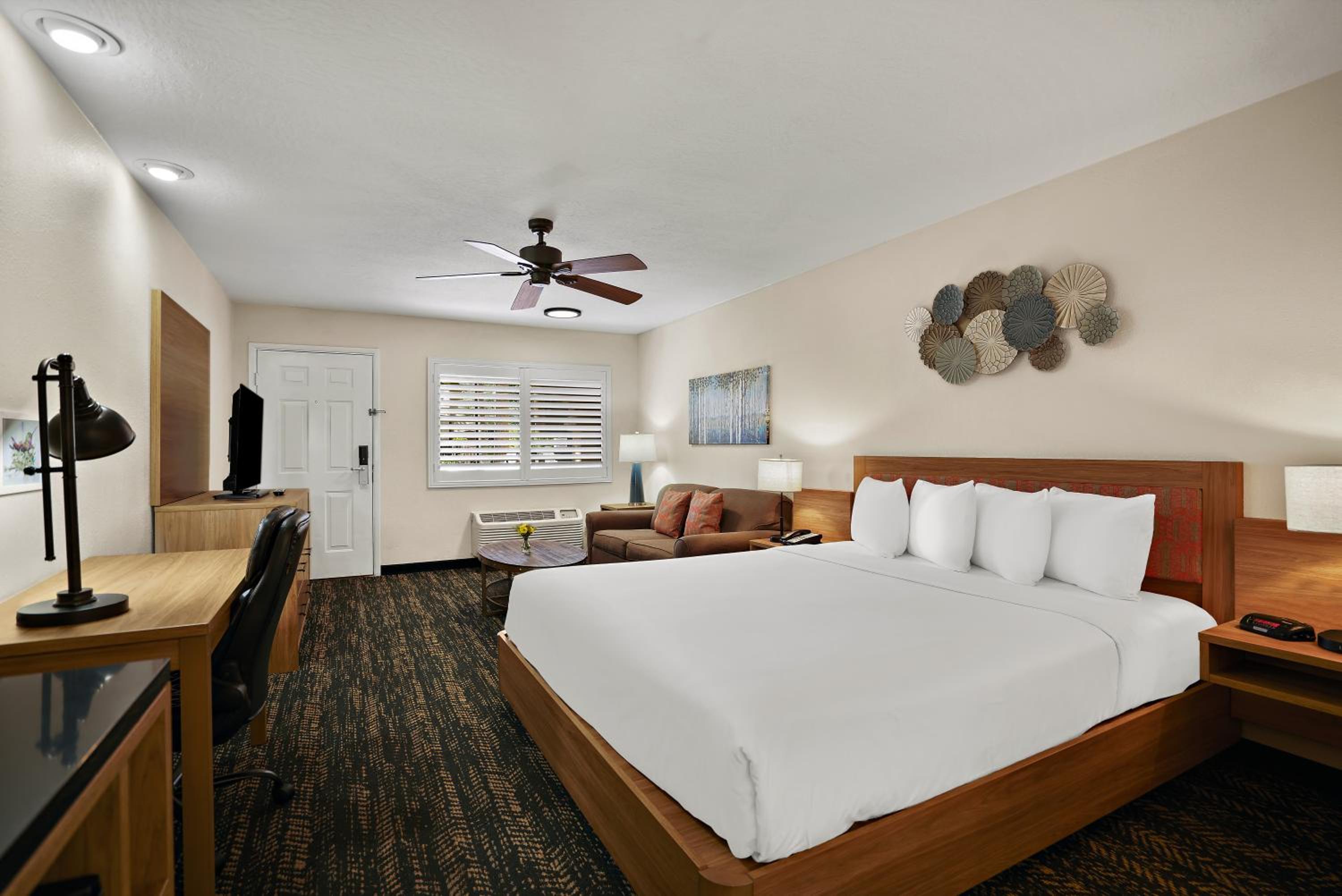 Superior King Room- Non Smoking