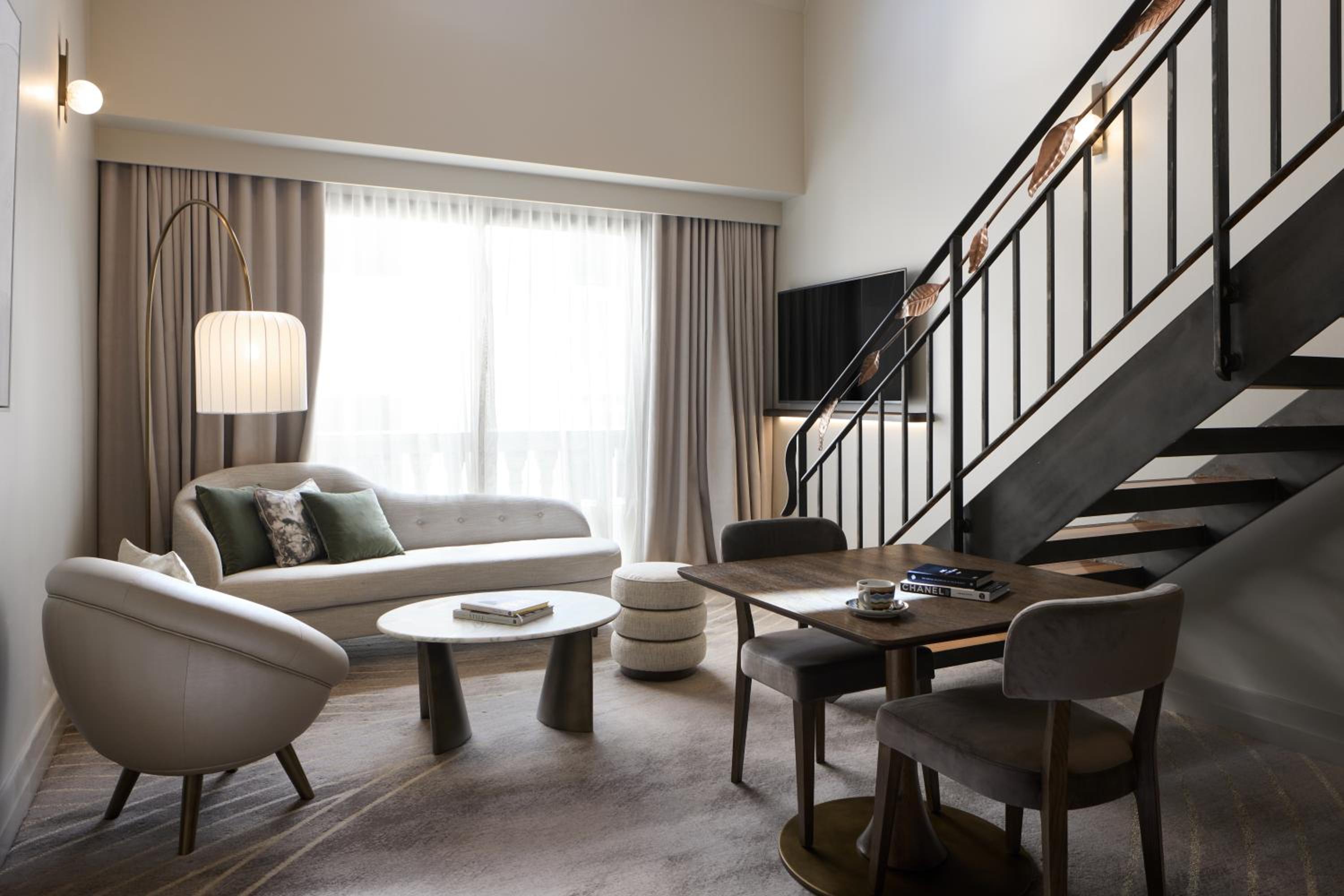 New York Style' Loft Suite with King Bed