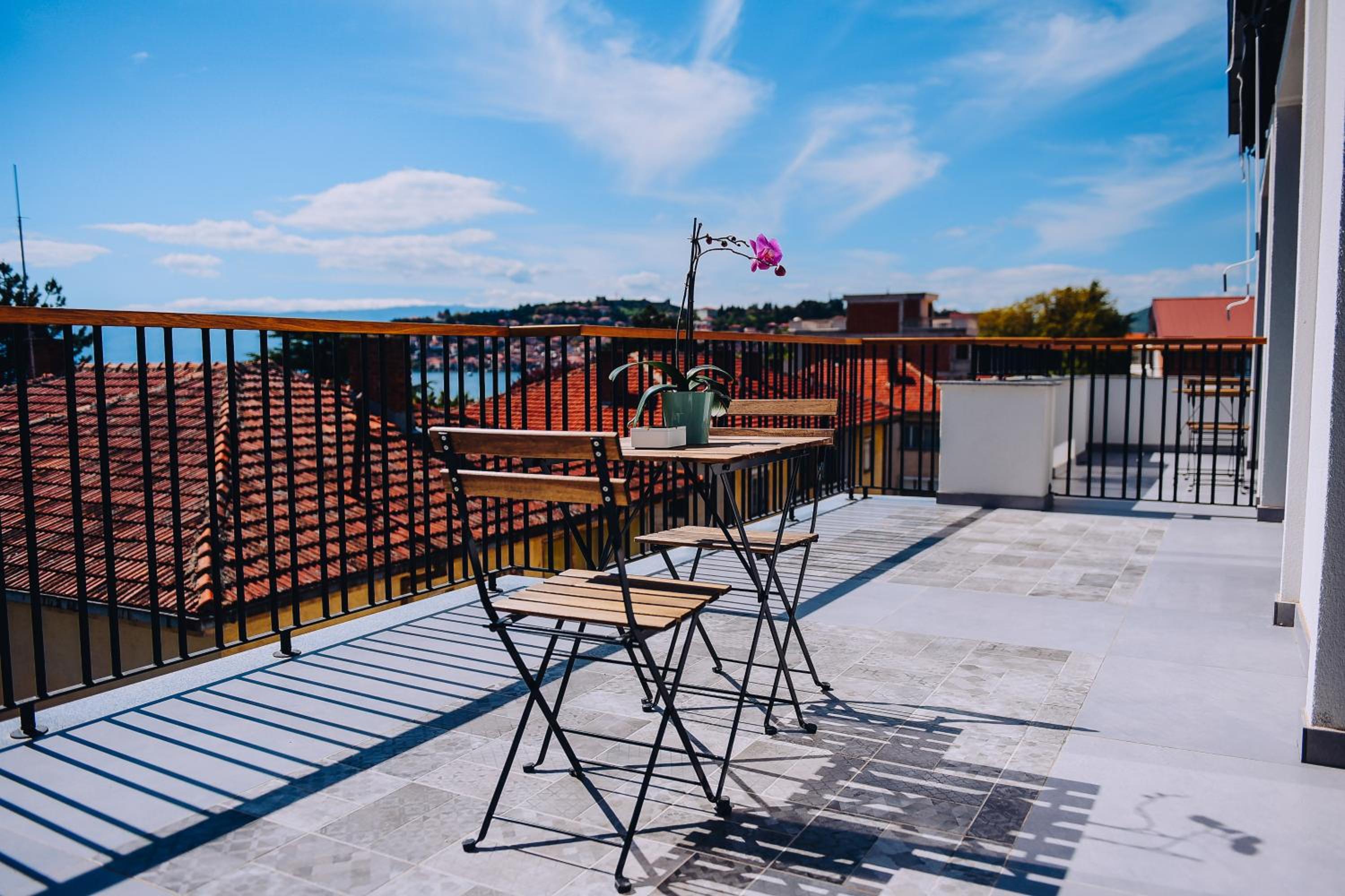 Suite with Lake View