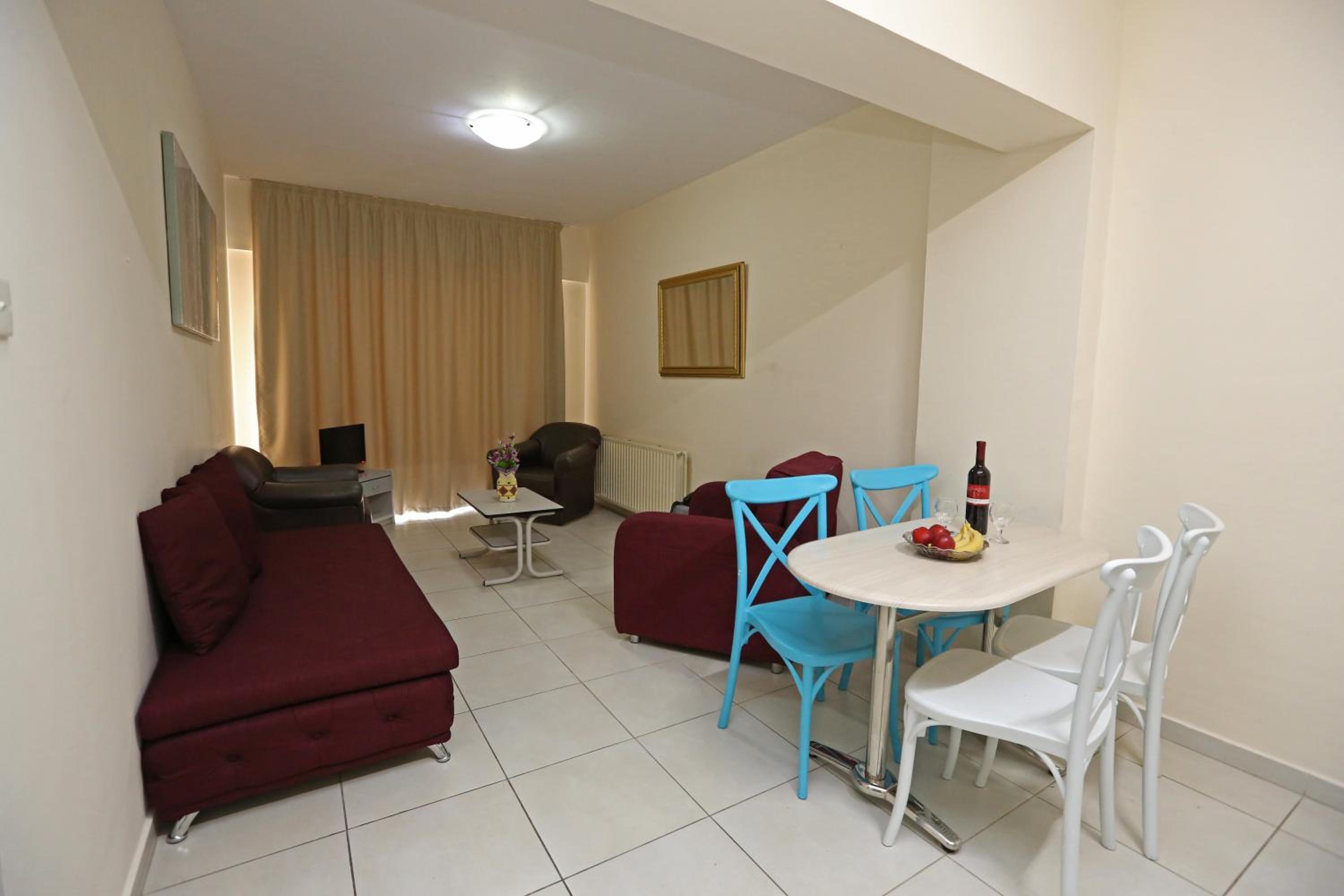 One-Bedroom Apartment (2 - 3 Adults)