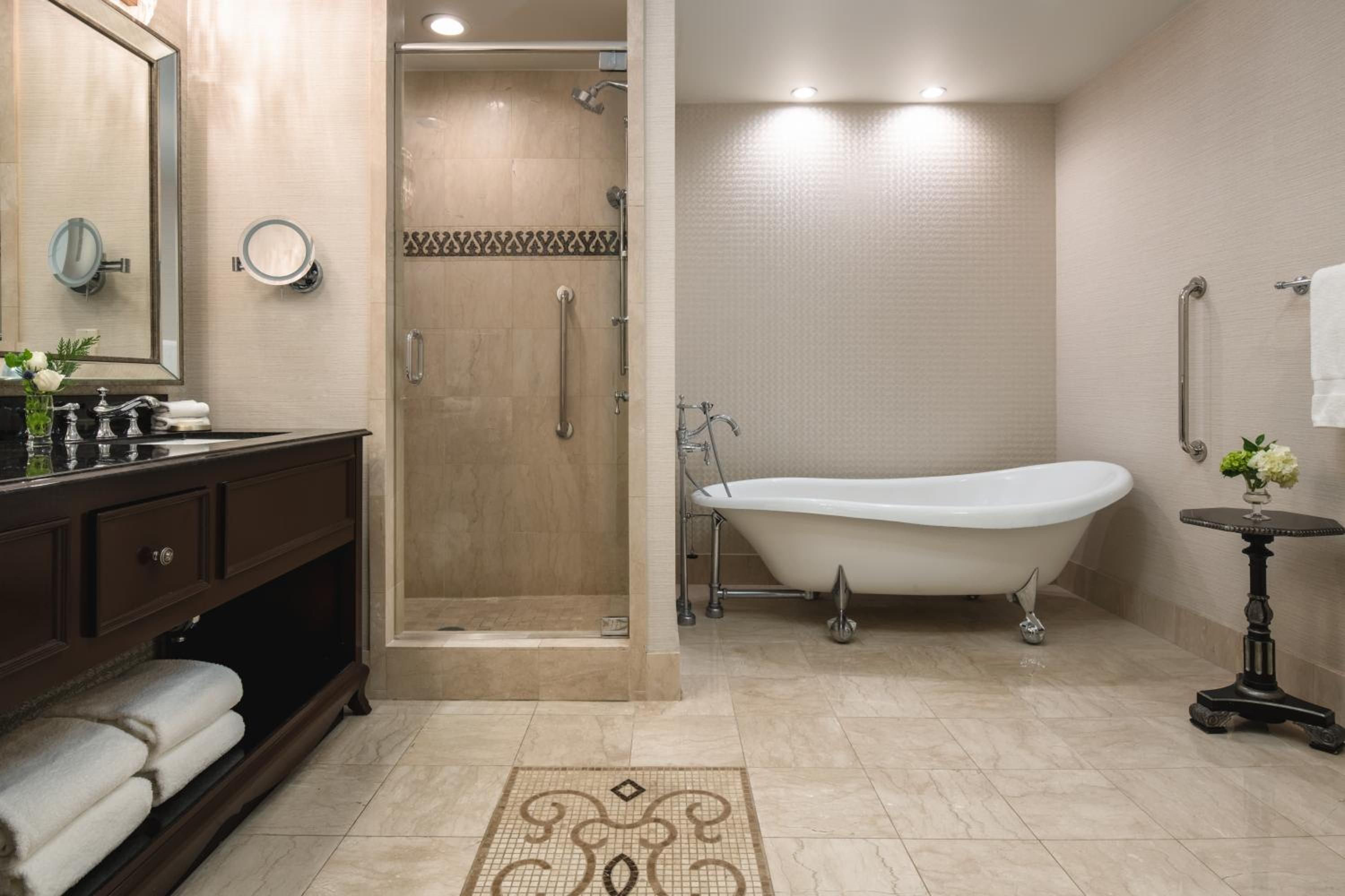 Astoria King Suite