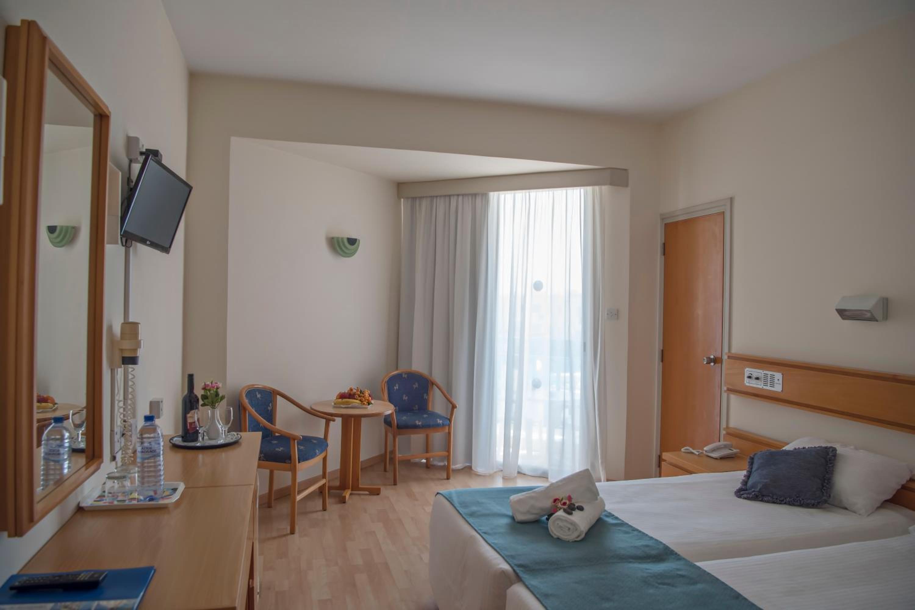 Standard Twin Room with Inland View