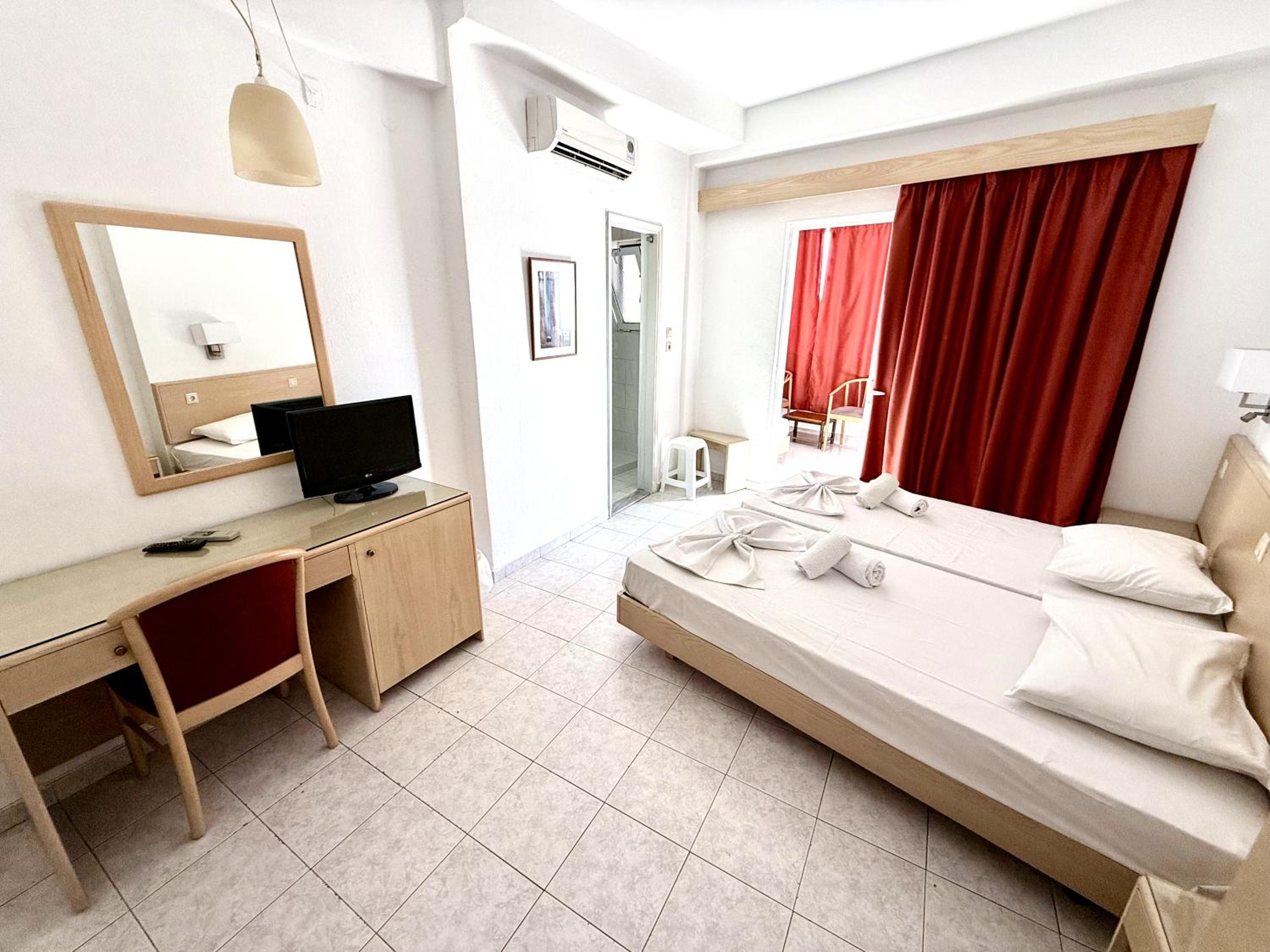 Superior Room with City and Sea View