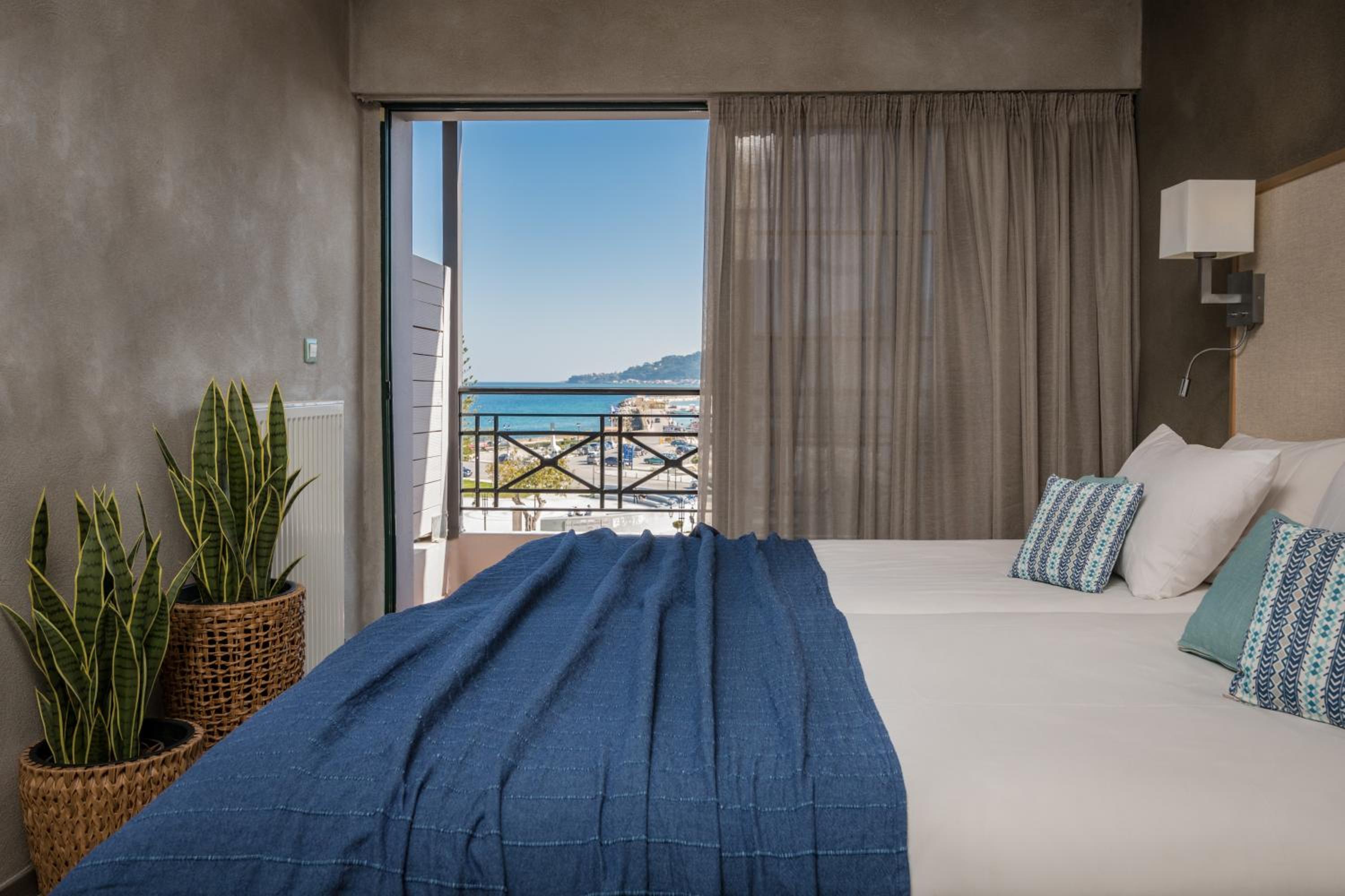 Double or Twin Room with Sea View