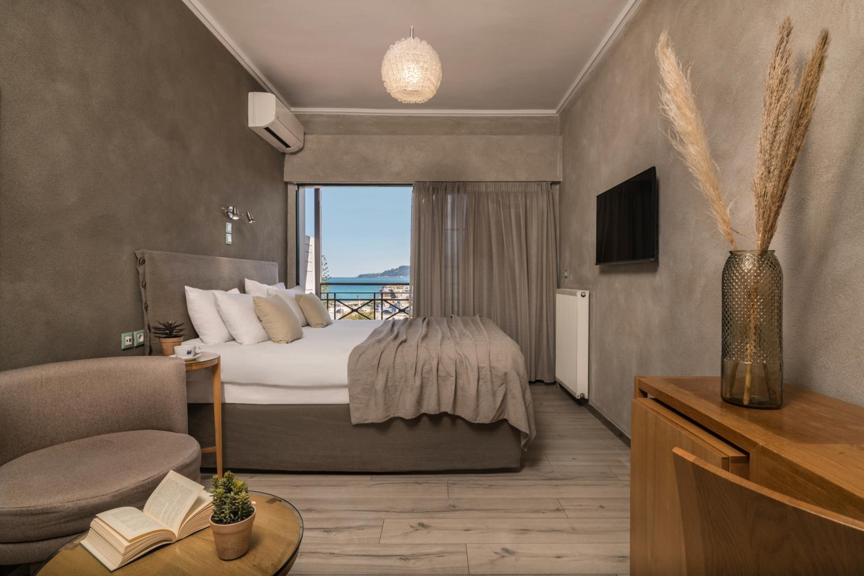 Double or Twin Room with Sea View