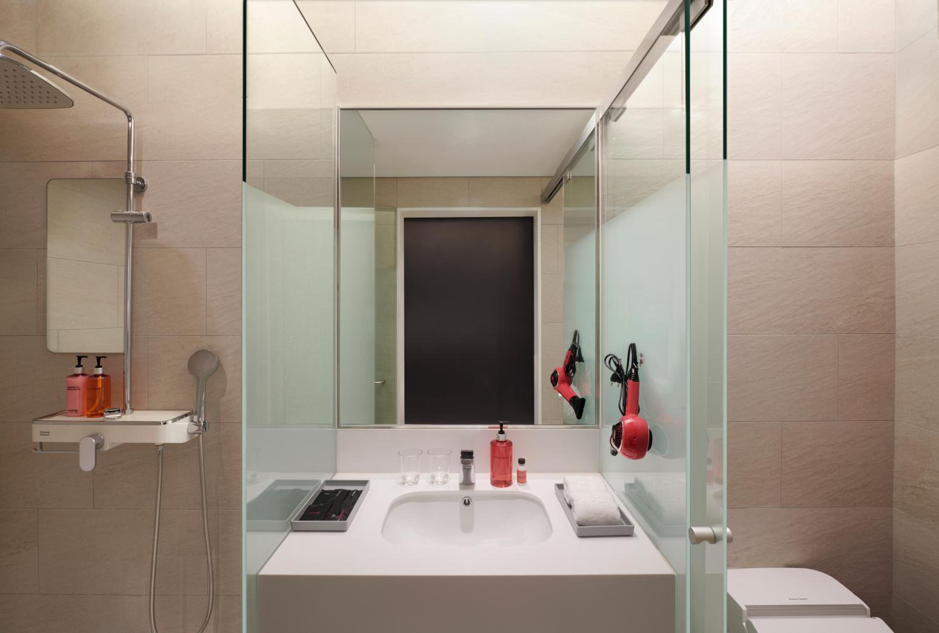 Oversize King Bed Room