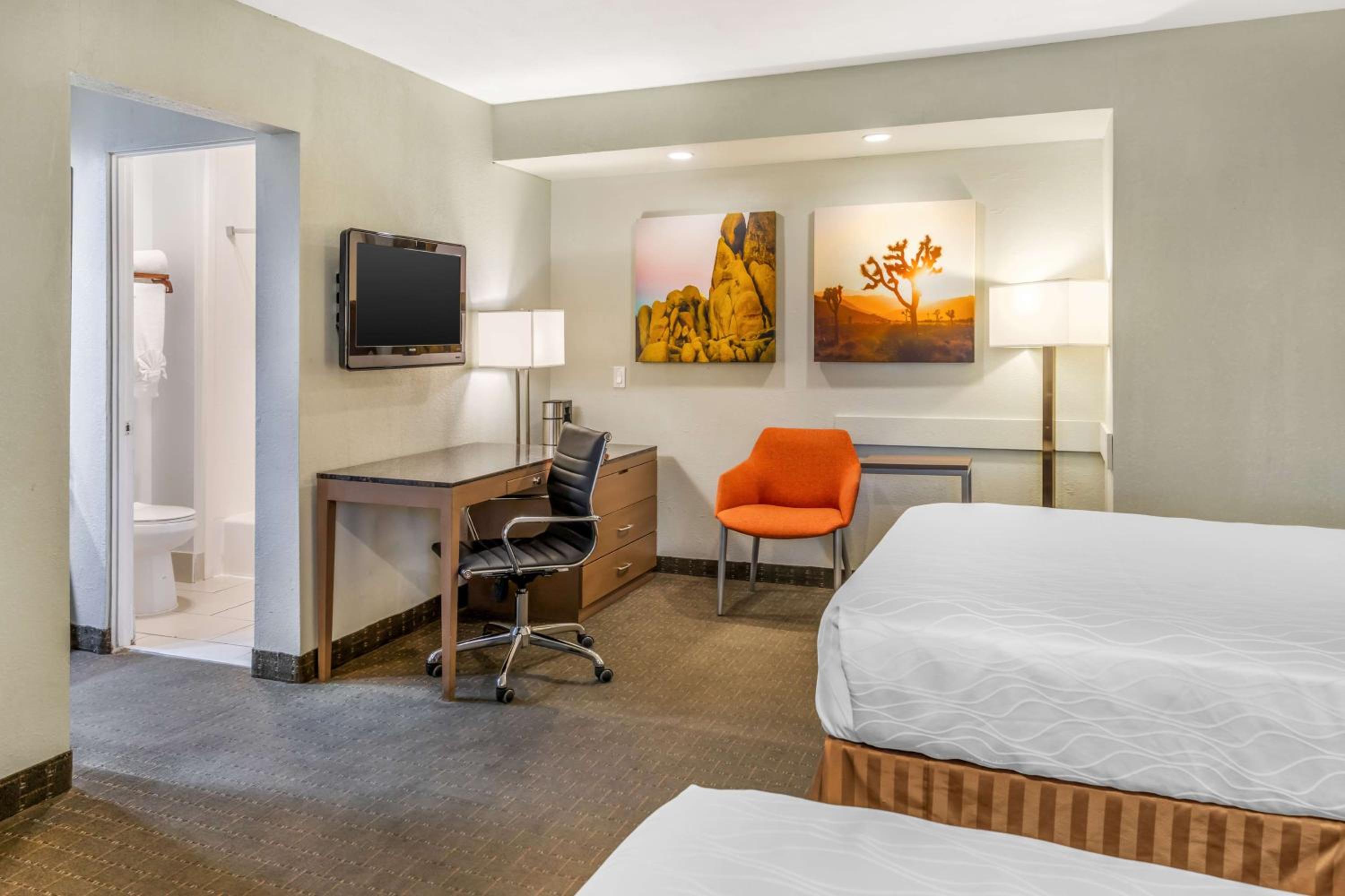 Double Room with Two Double Beds - Non-Smoking