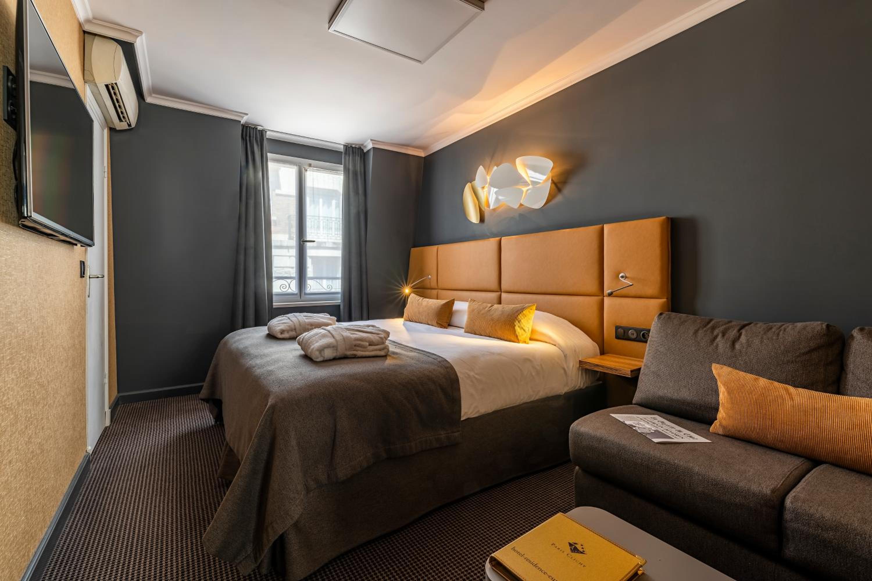 Deluxe Queen Room - Access to swimming pool/fitness included