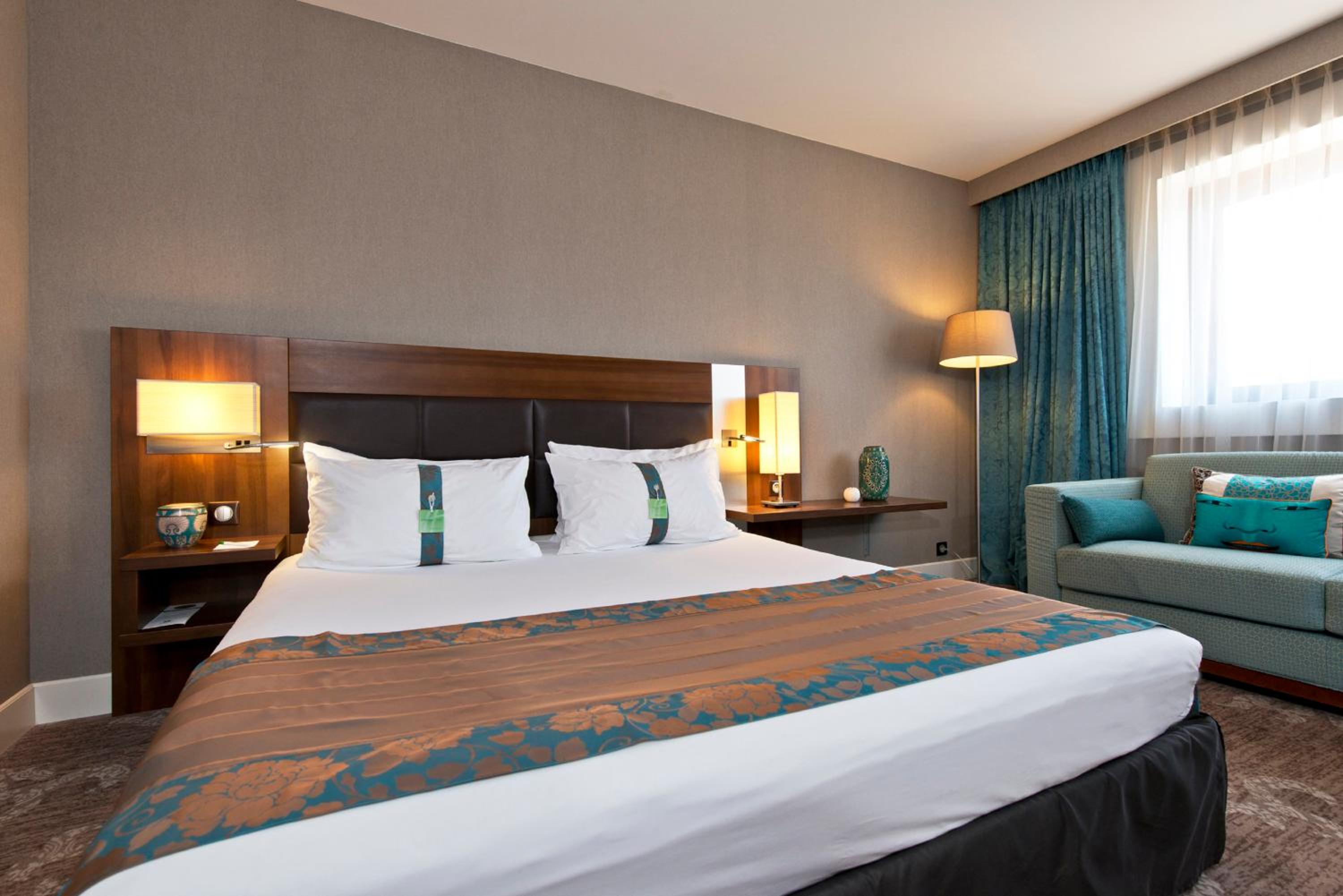 Standard King Room with Sofa Bed