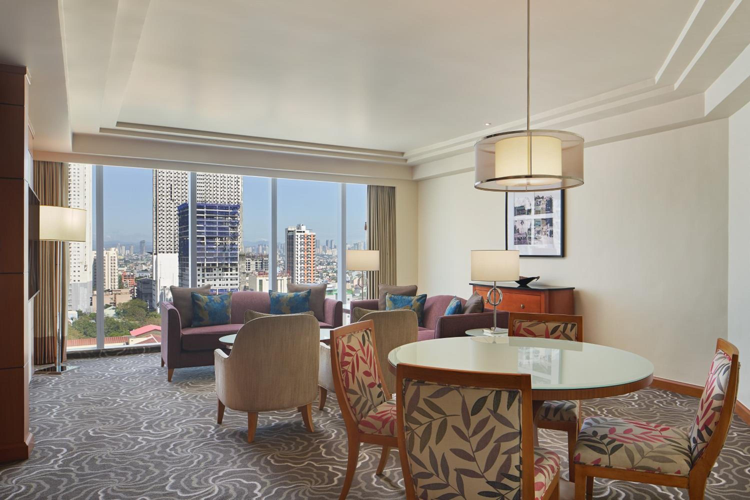 Sheraton Suite, 1 Bedroom Suites, 1 King