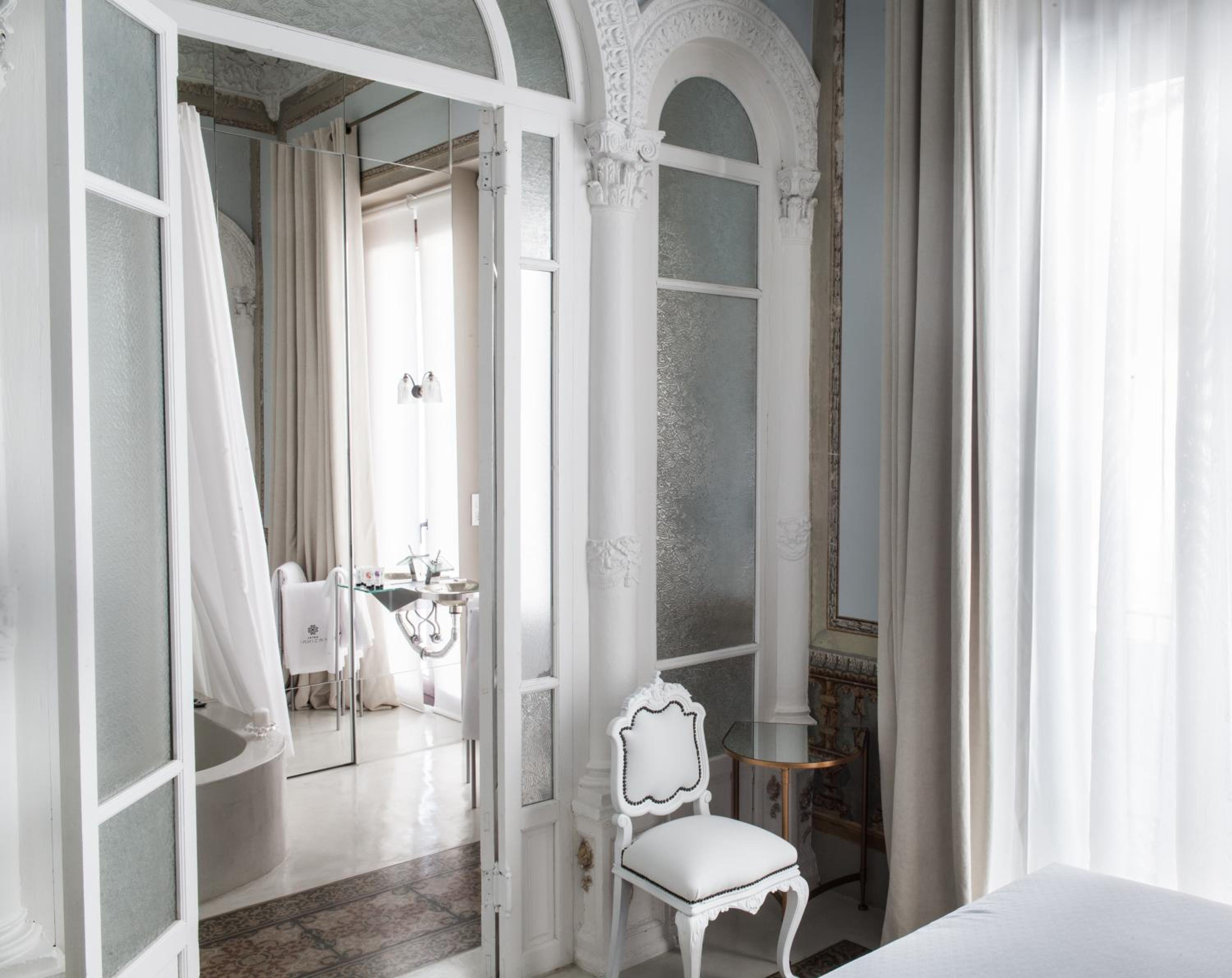 Deluxe Double Room with Bath