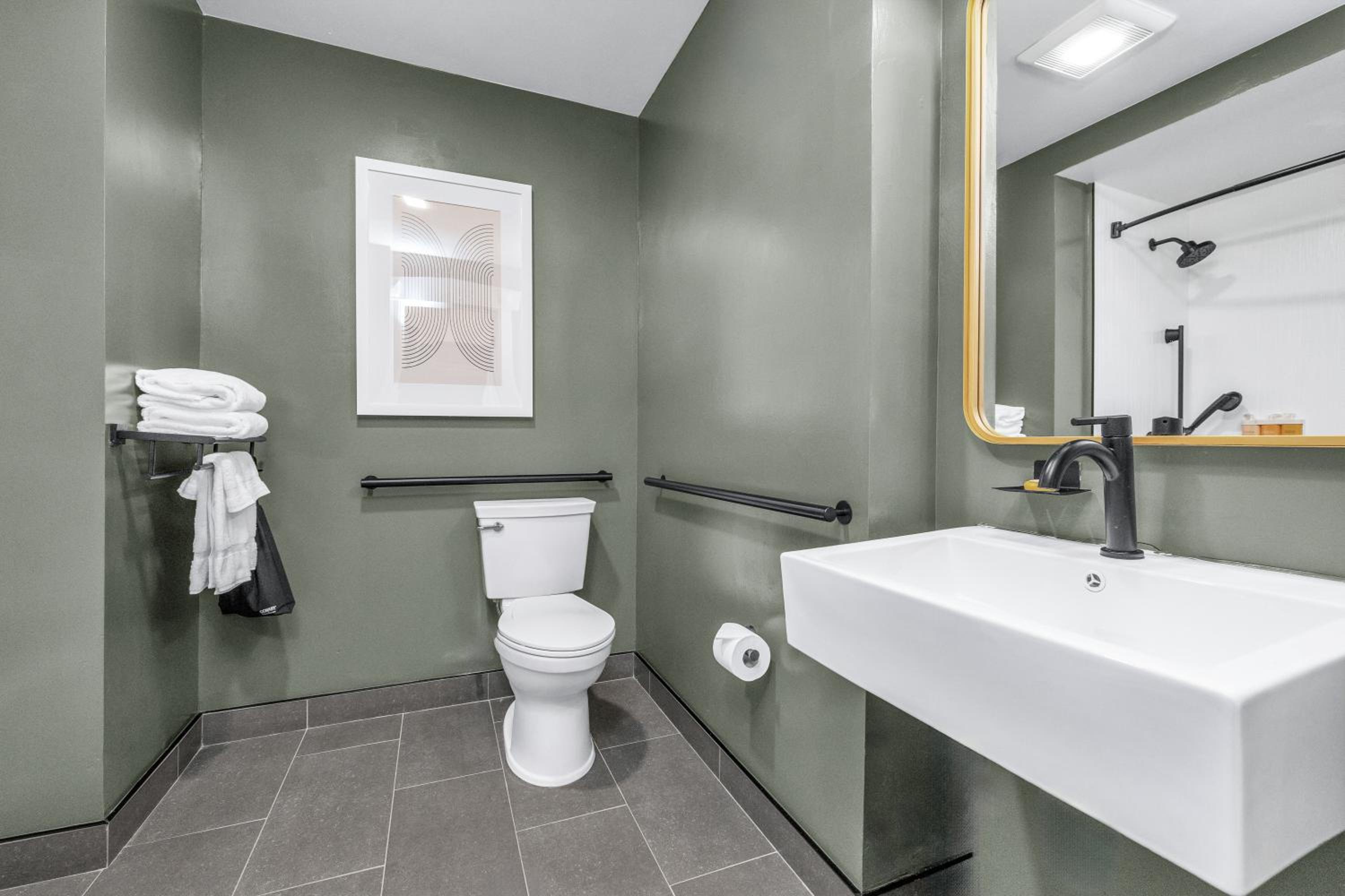 Queen Room - Disability Access