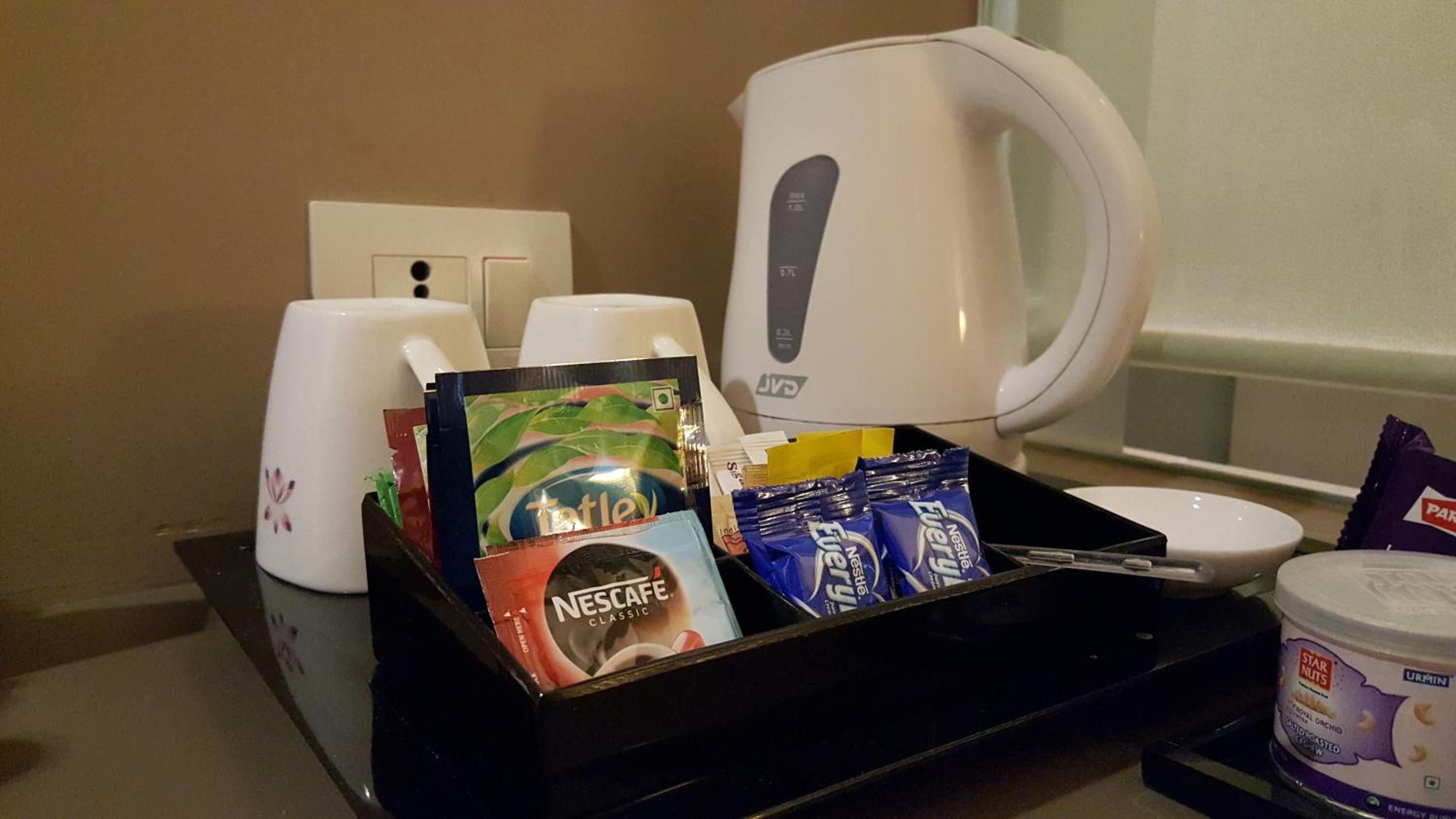 Deluxe Queen Room – 25 % Discounton Food & Beverage and 15% Discount on Laundry Services