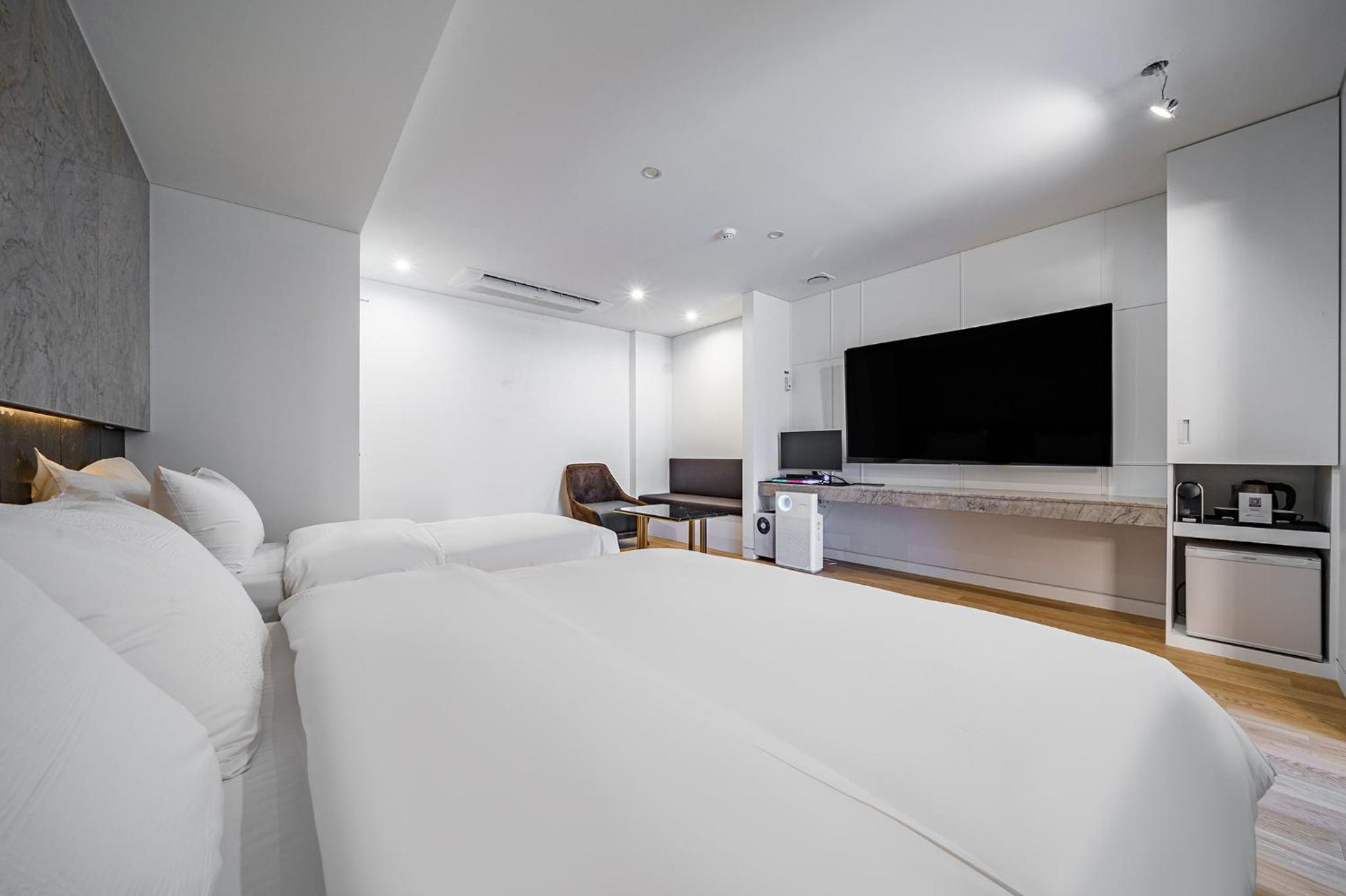 Superior Twin Room with Terrace