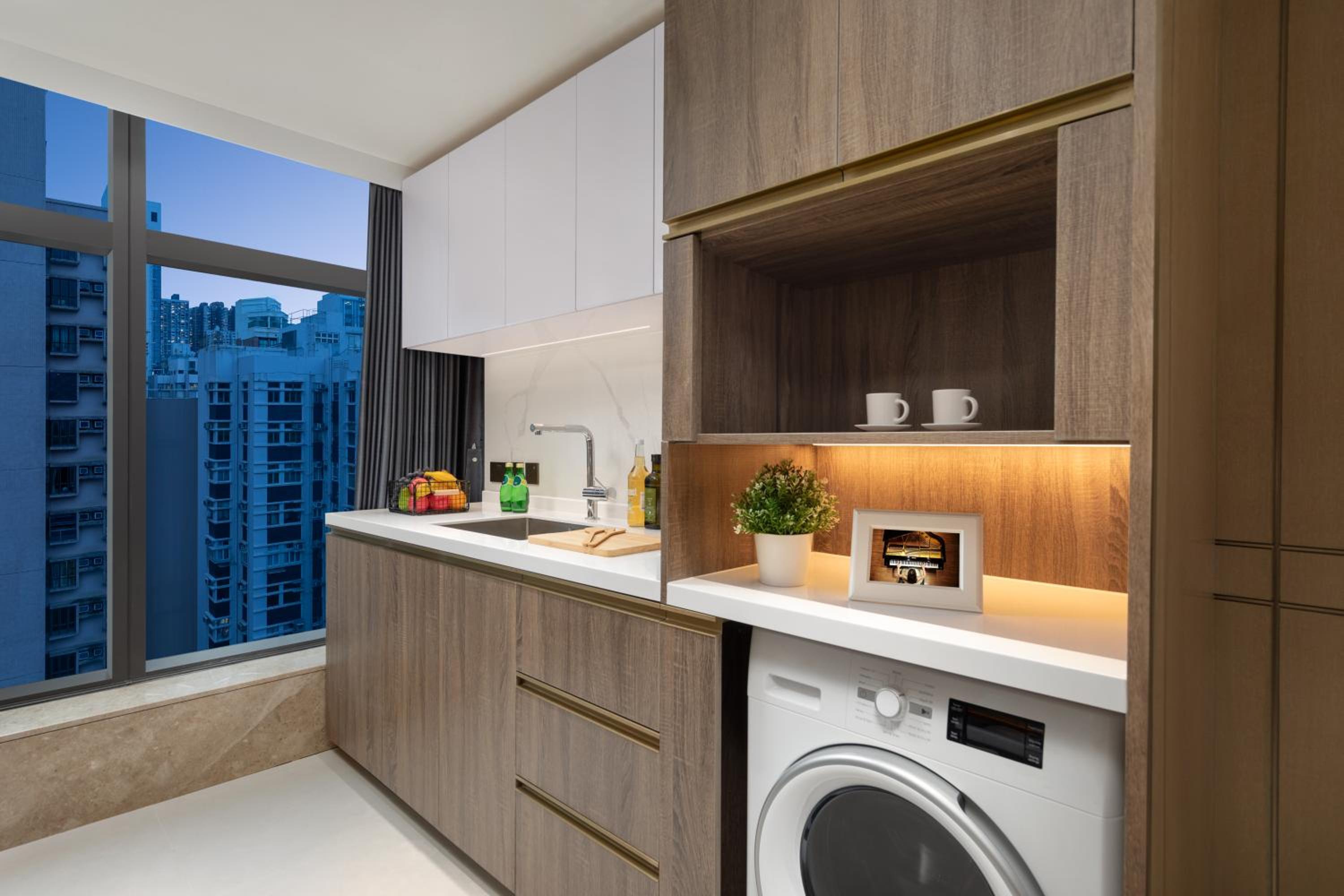 Studio Executive Twin