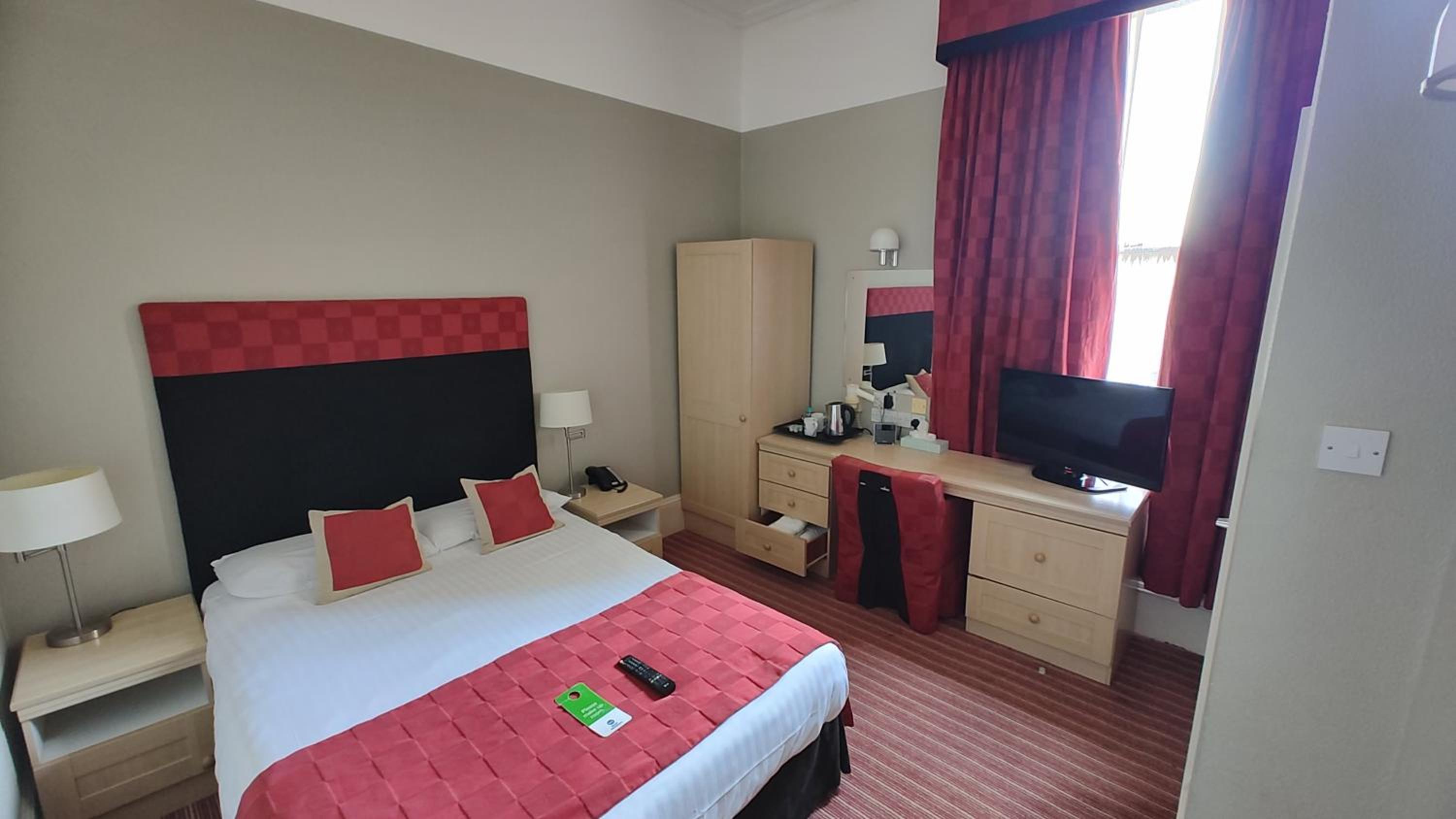 Small Double Room - Non-Smoking