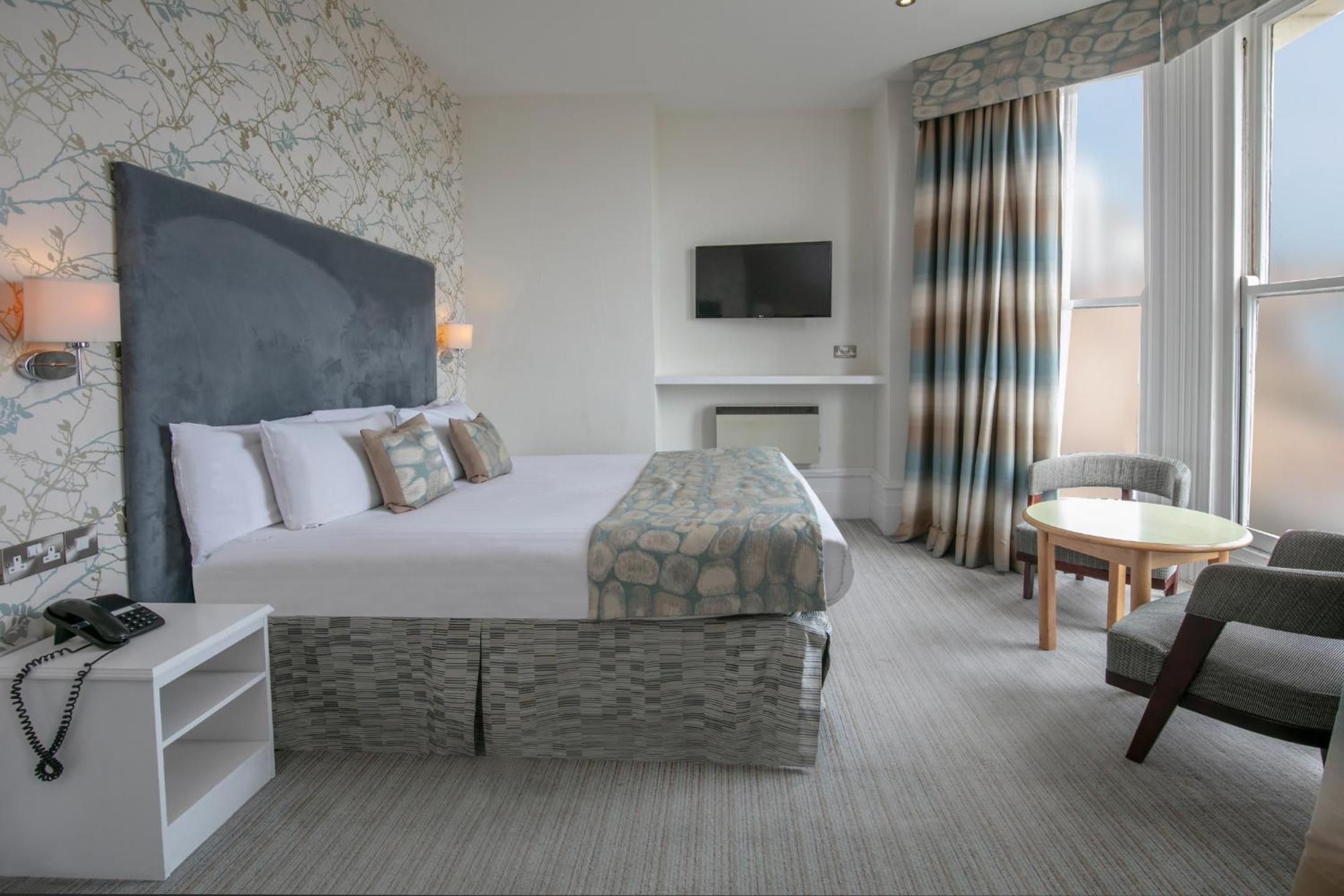 Double Room with Double Bed and Sea View - Non-Smoking