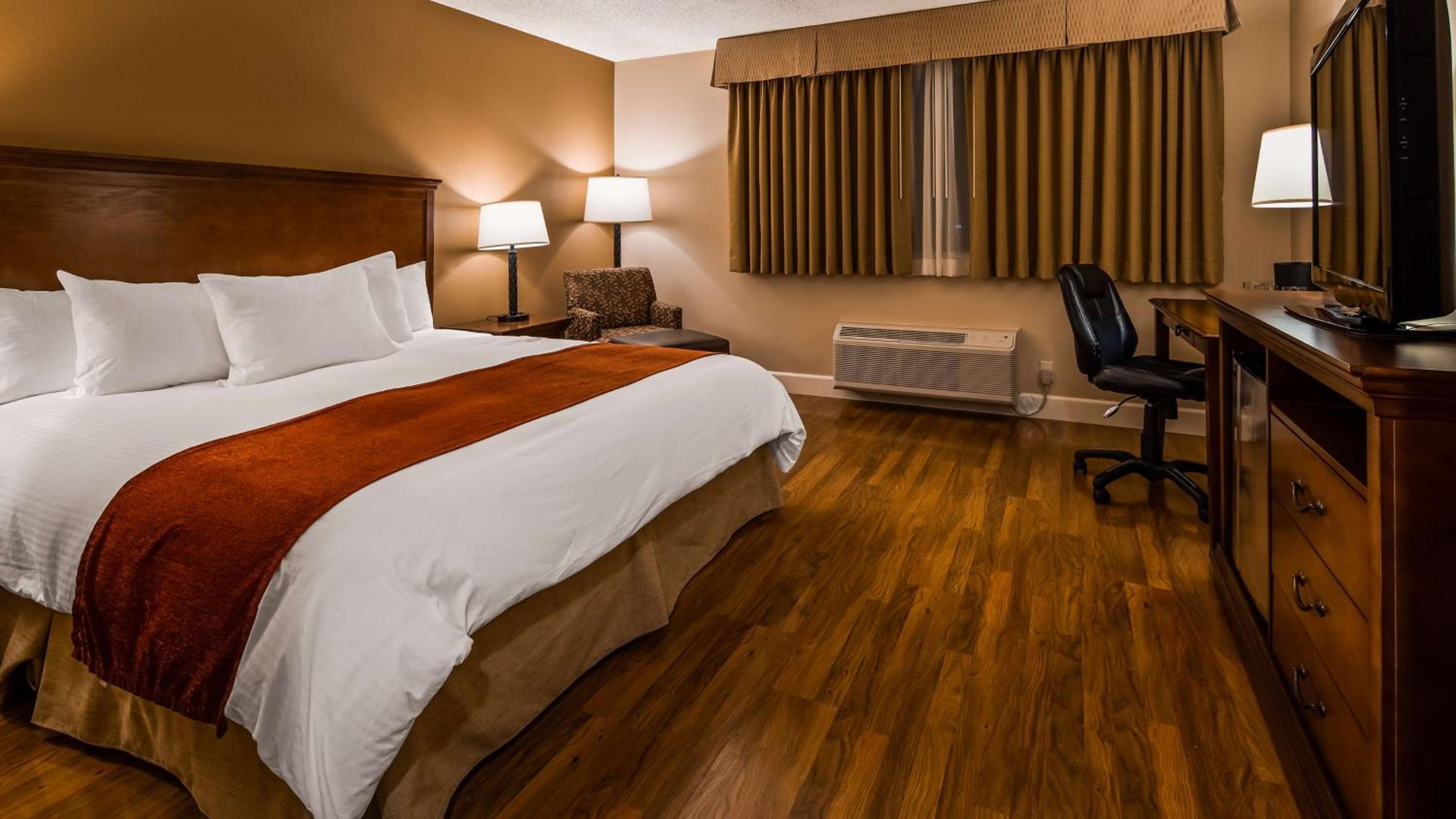 King Room - Non-Smoking/ Pet Friendly Room