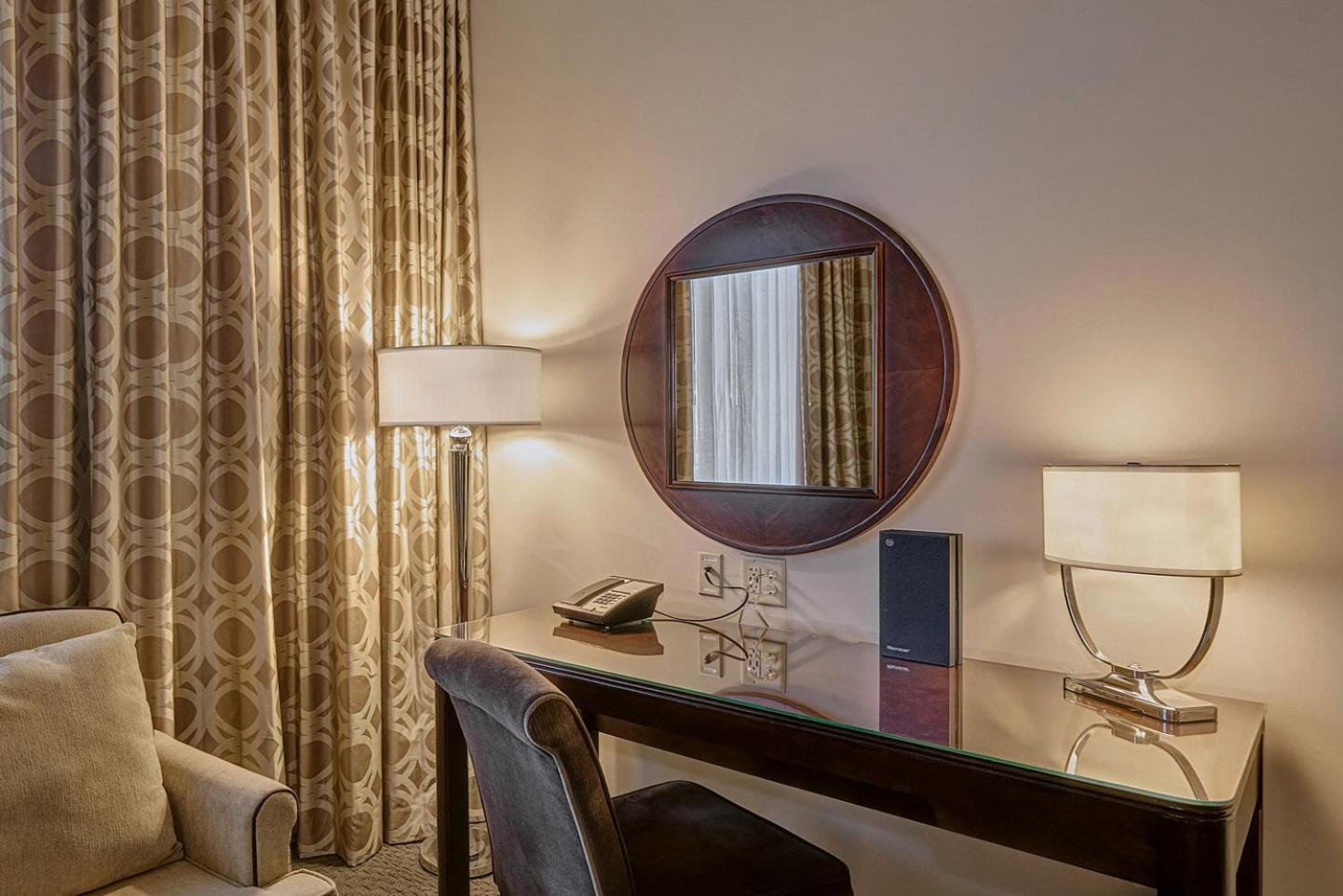 Guest room, 2 Queen, Sofa bed