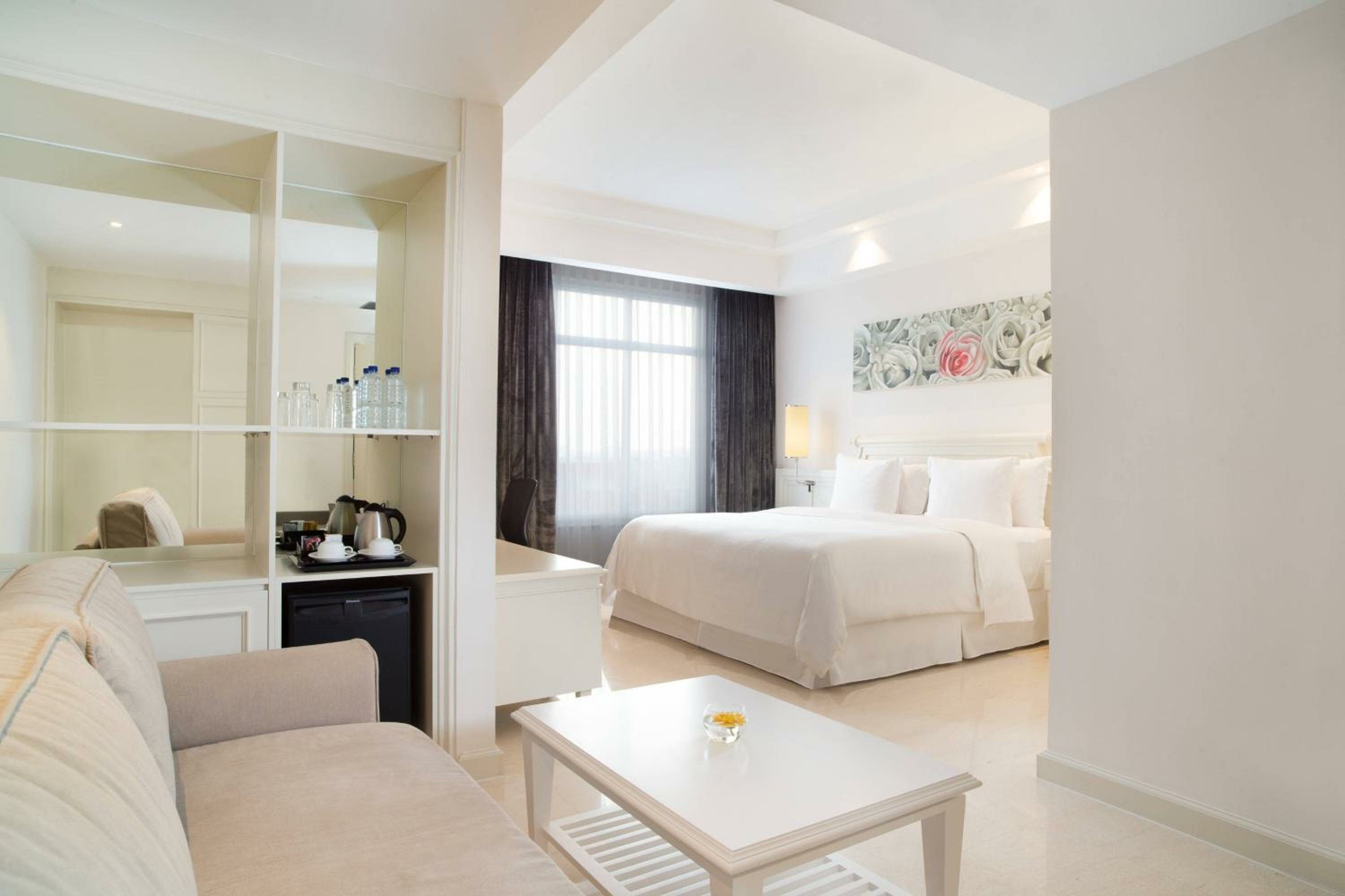 Signature King Room with Sofa Bed
