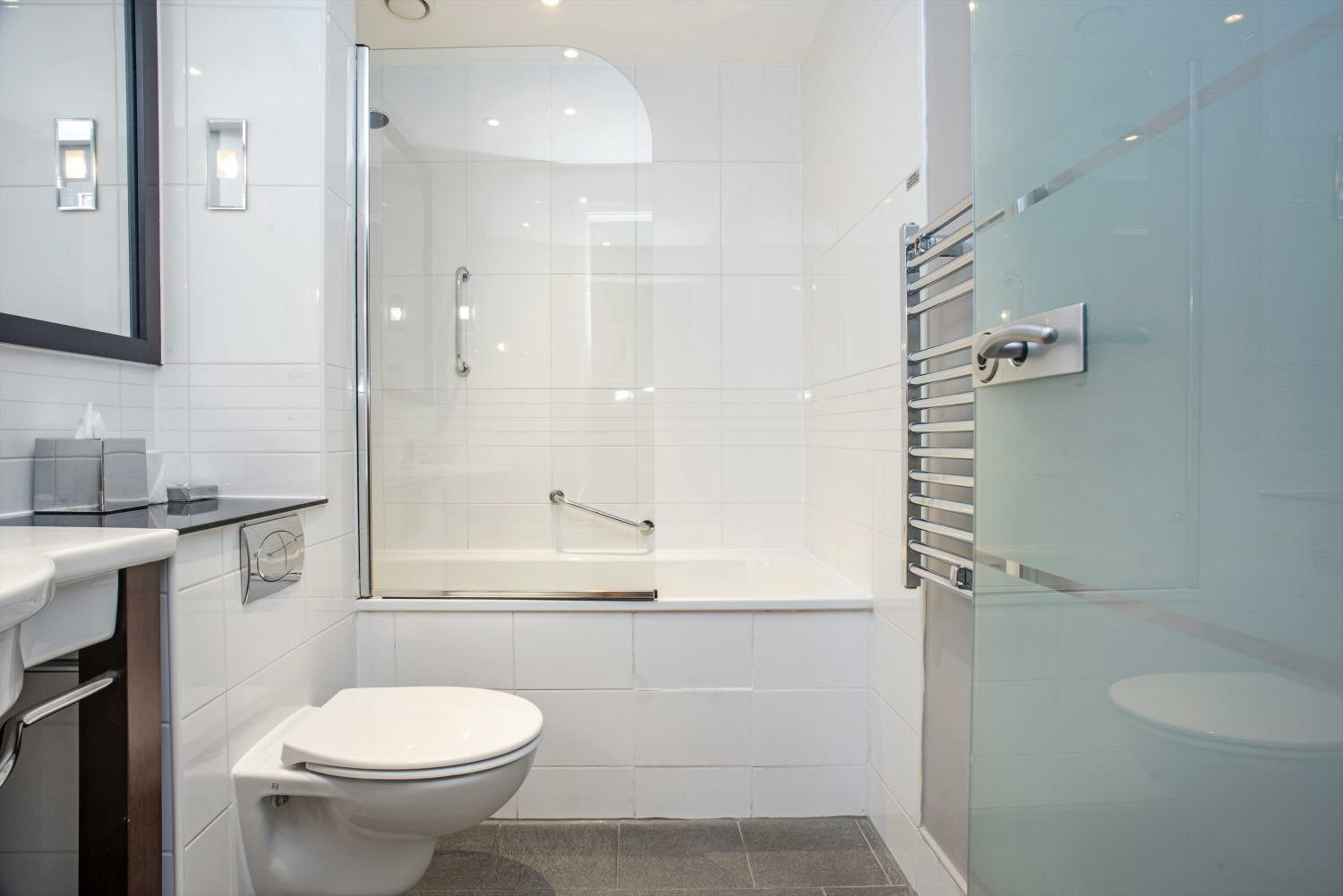 Standard King Room - Non-Smoking 