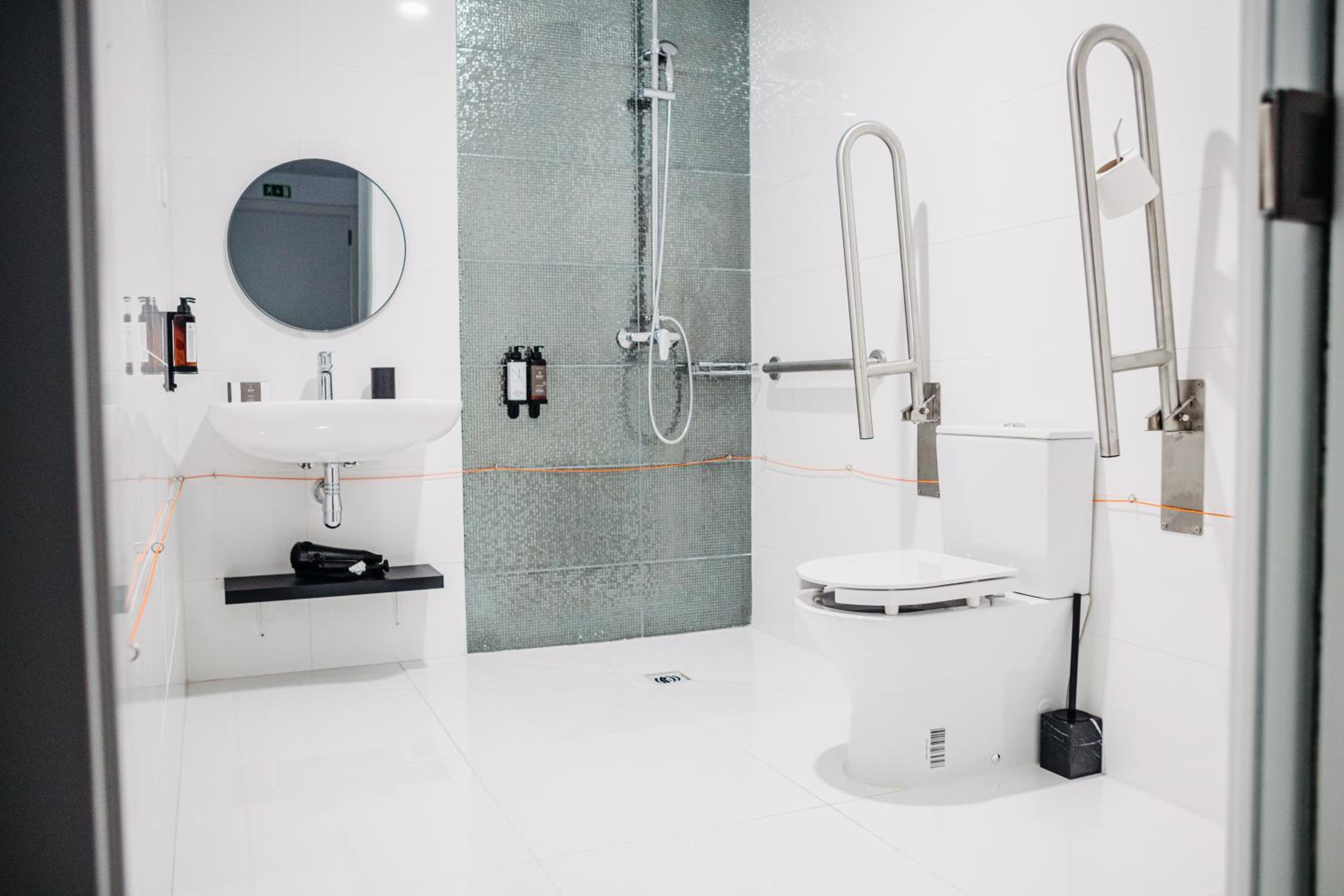 Queen Room - Disability Access