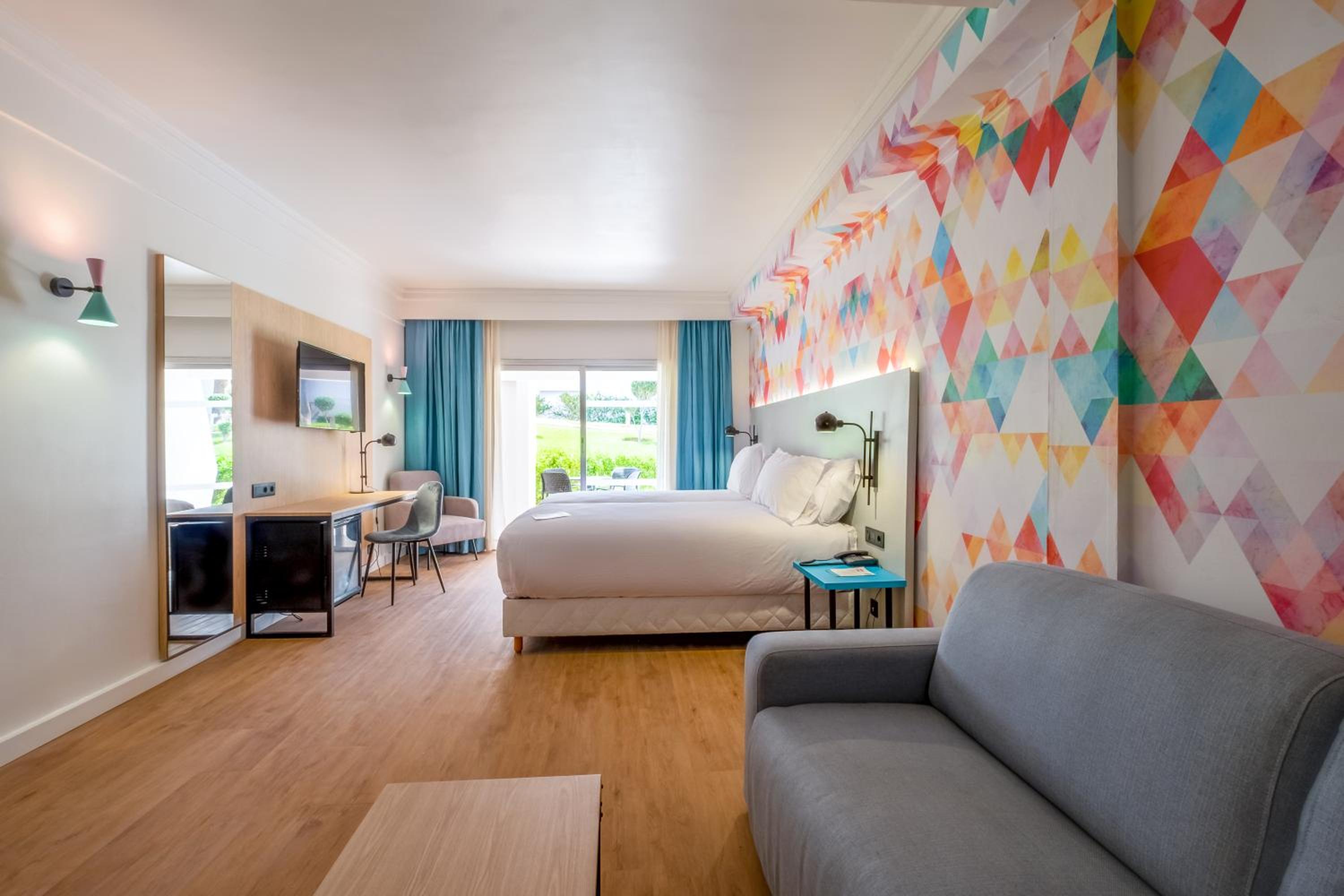 Deluxe Family Room