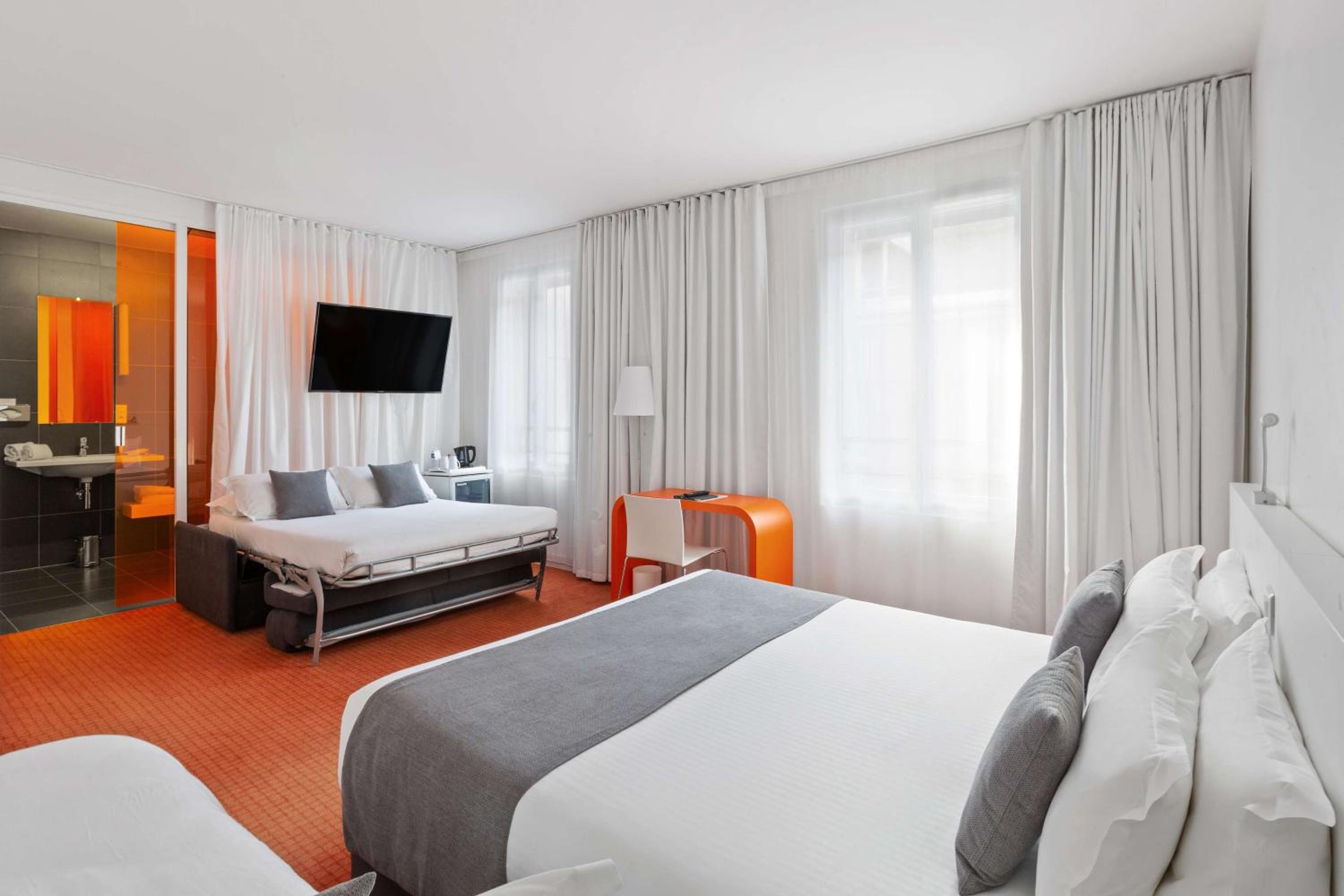 Family Room with King and Twin Beds