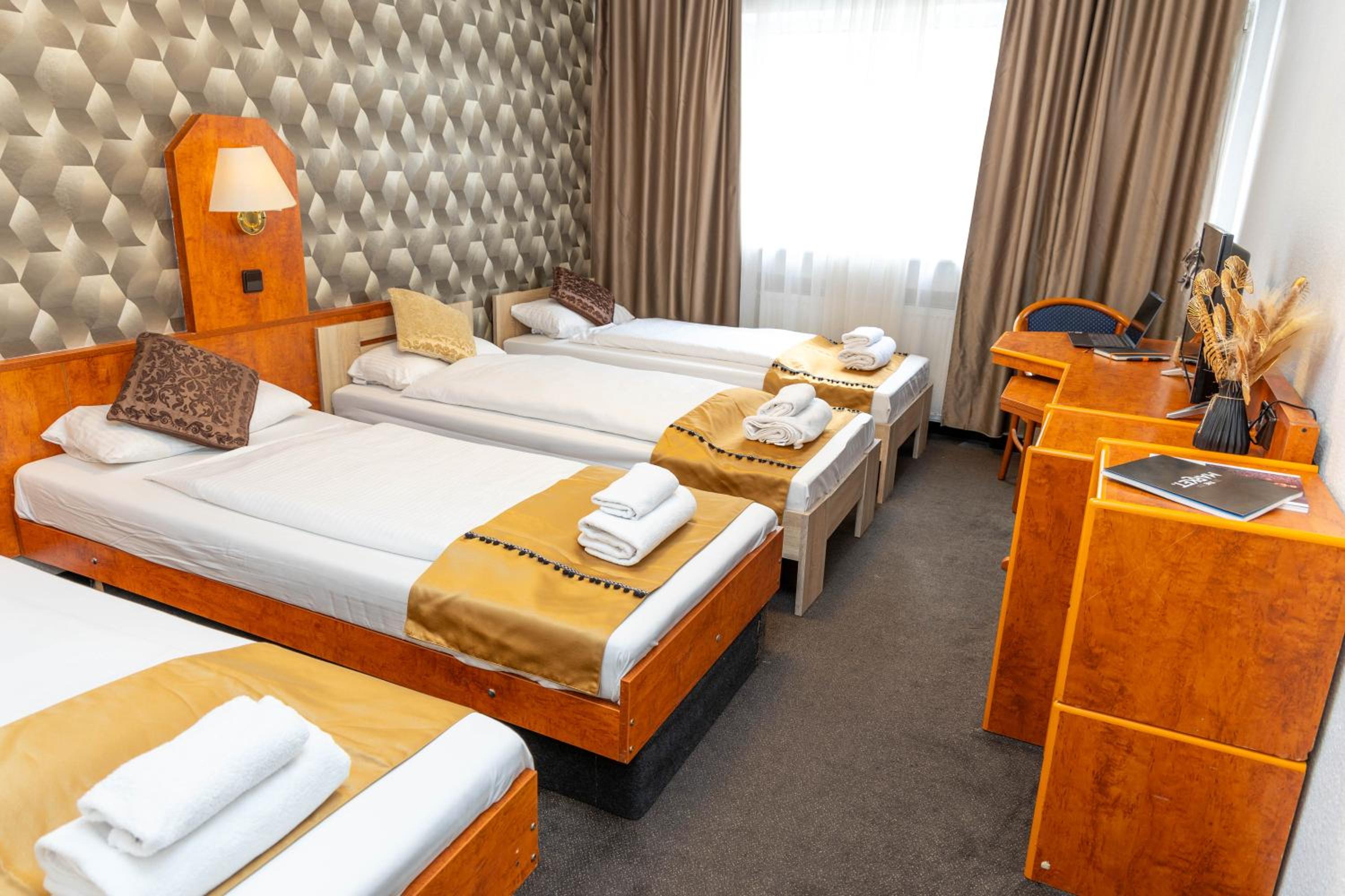 Classic Quadruple Room