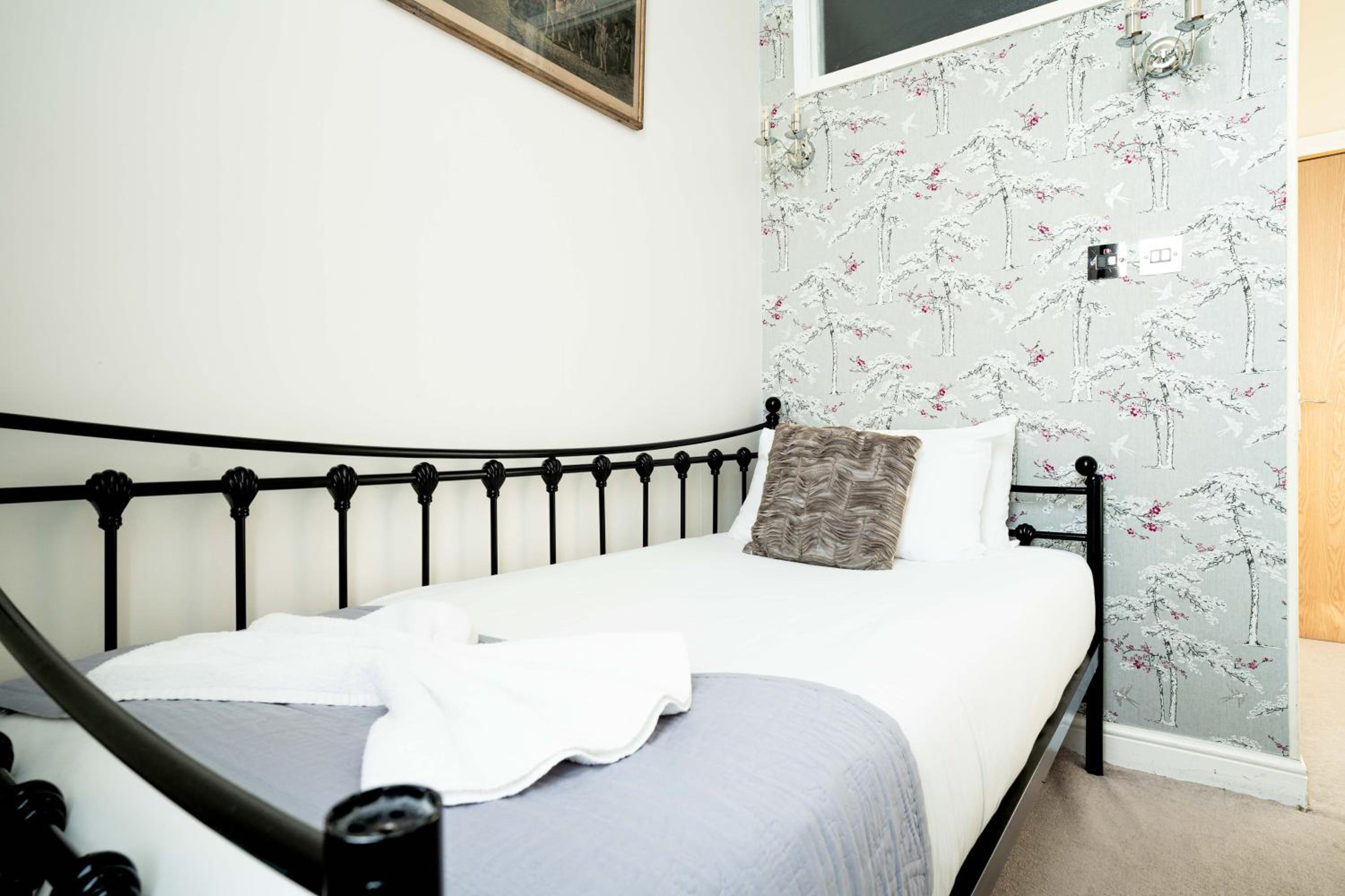 Single Room with Private Bathroom