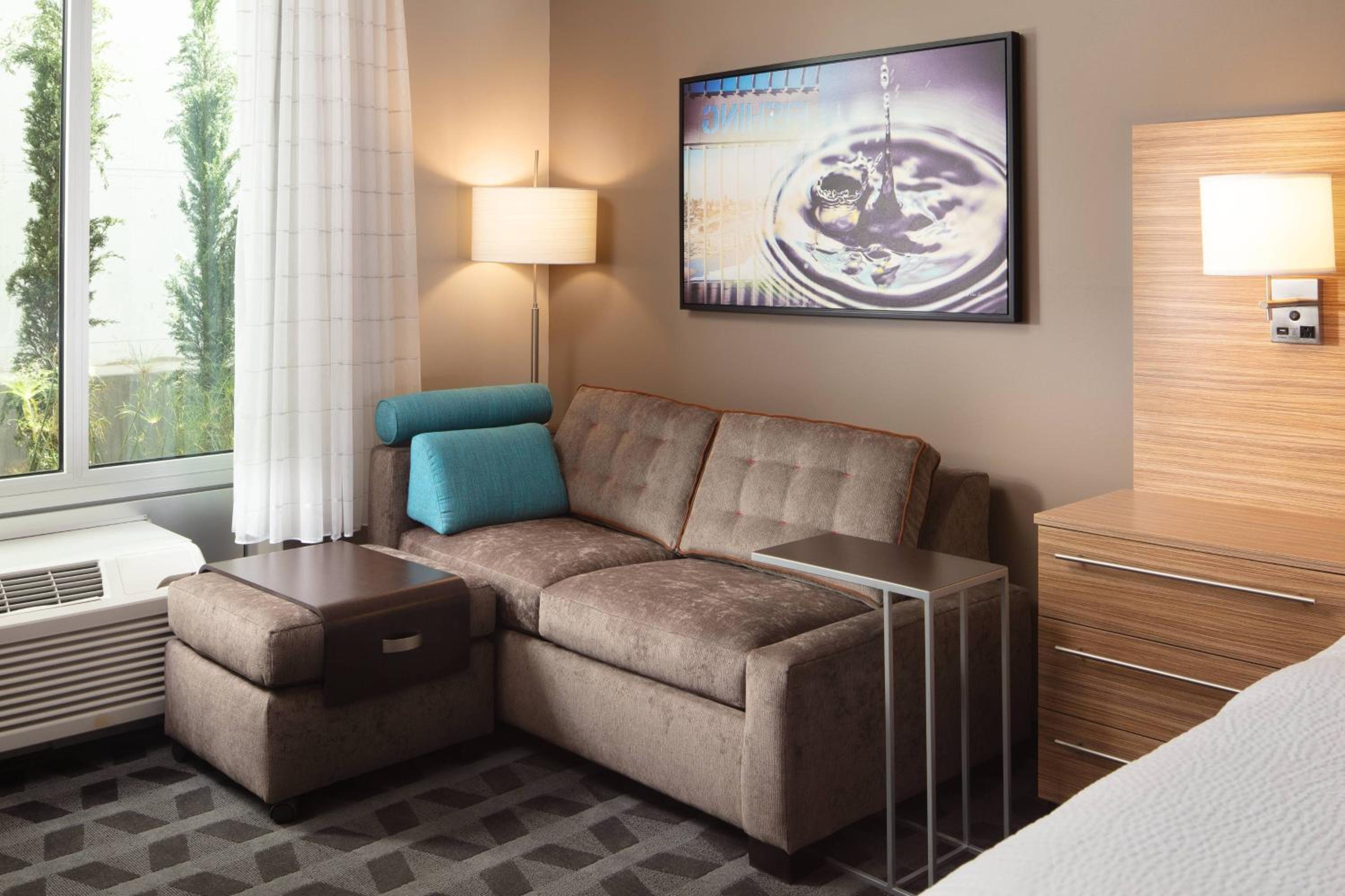 King Studio with Sofa Bed