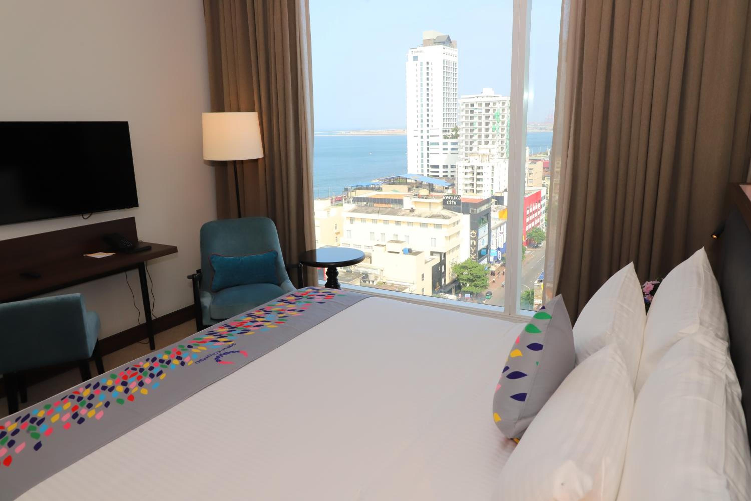 Deluxe King Room with Sea View