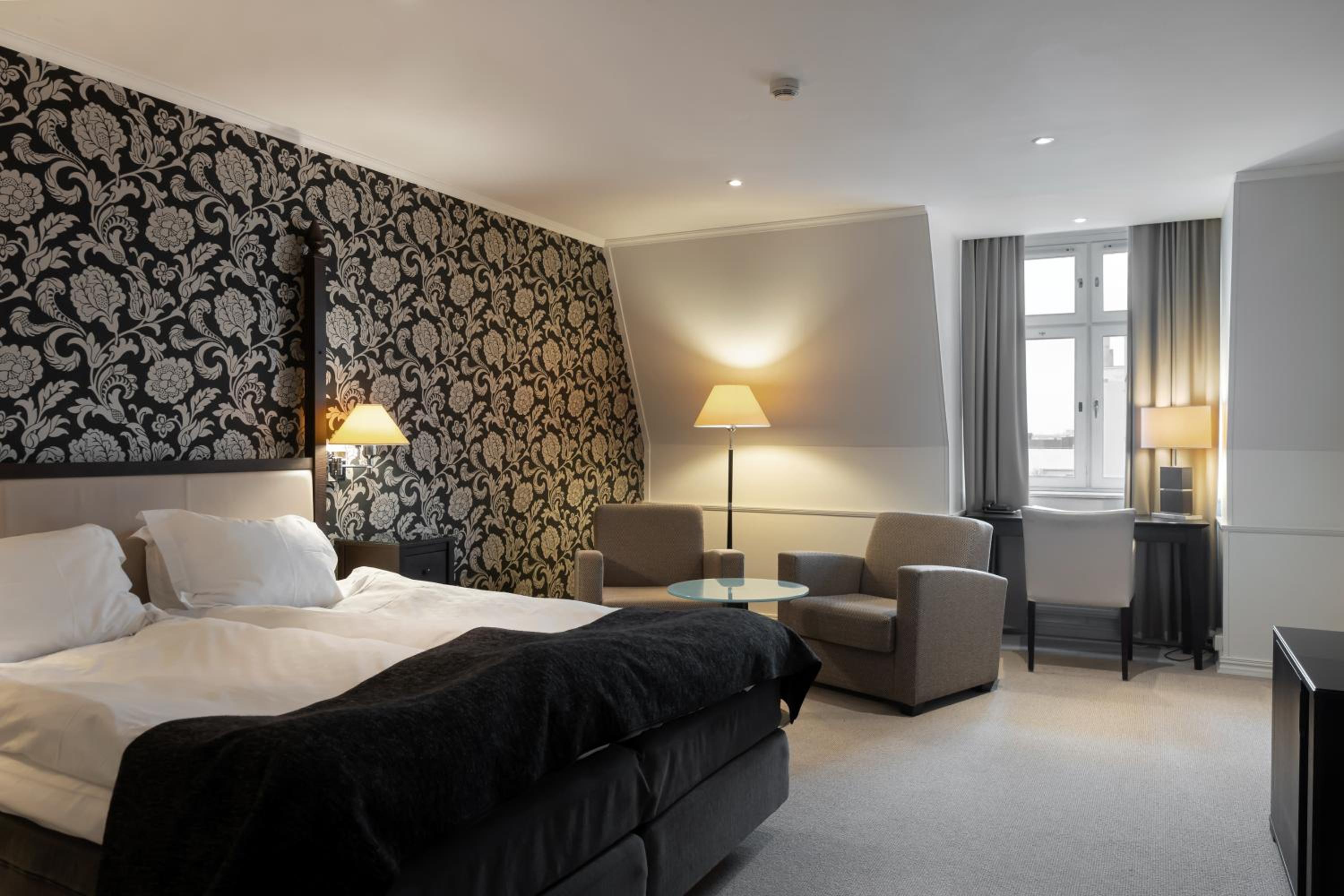 Deluxe Double or Twin Room