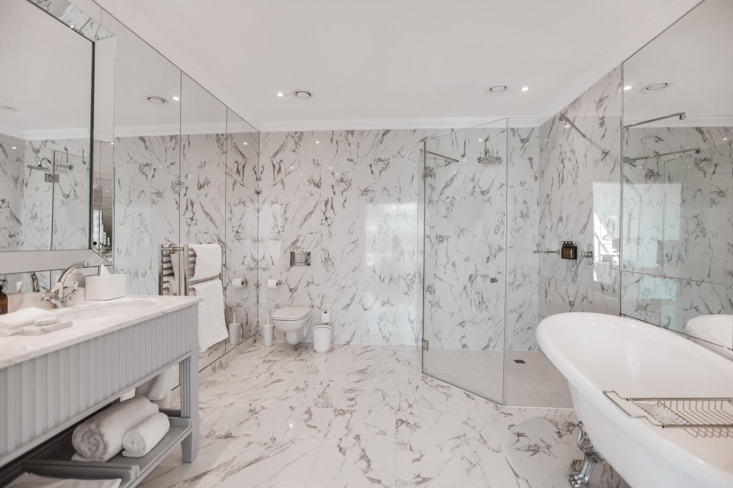 Superior Mountain Room with Bath