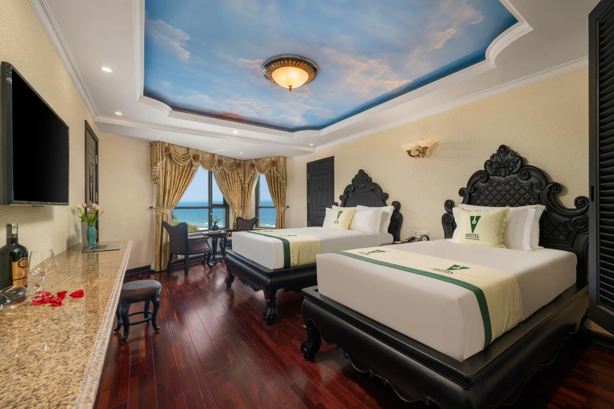 Sunrise Twin Room with Ocean View