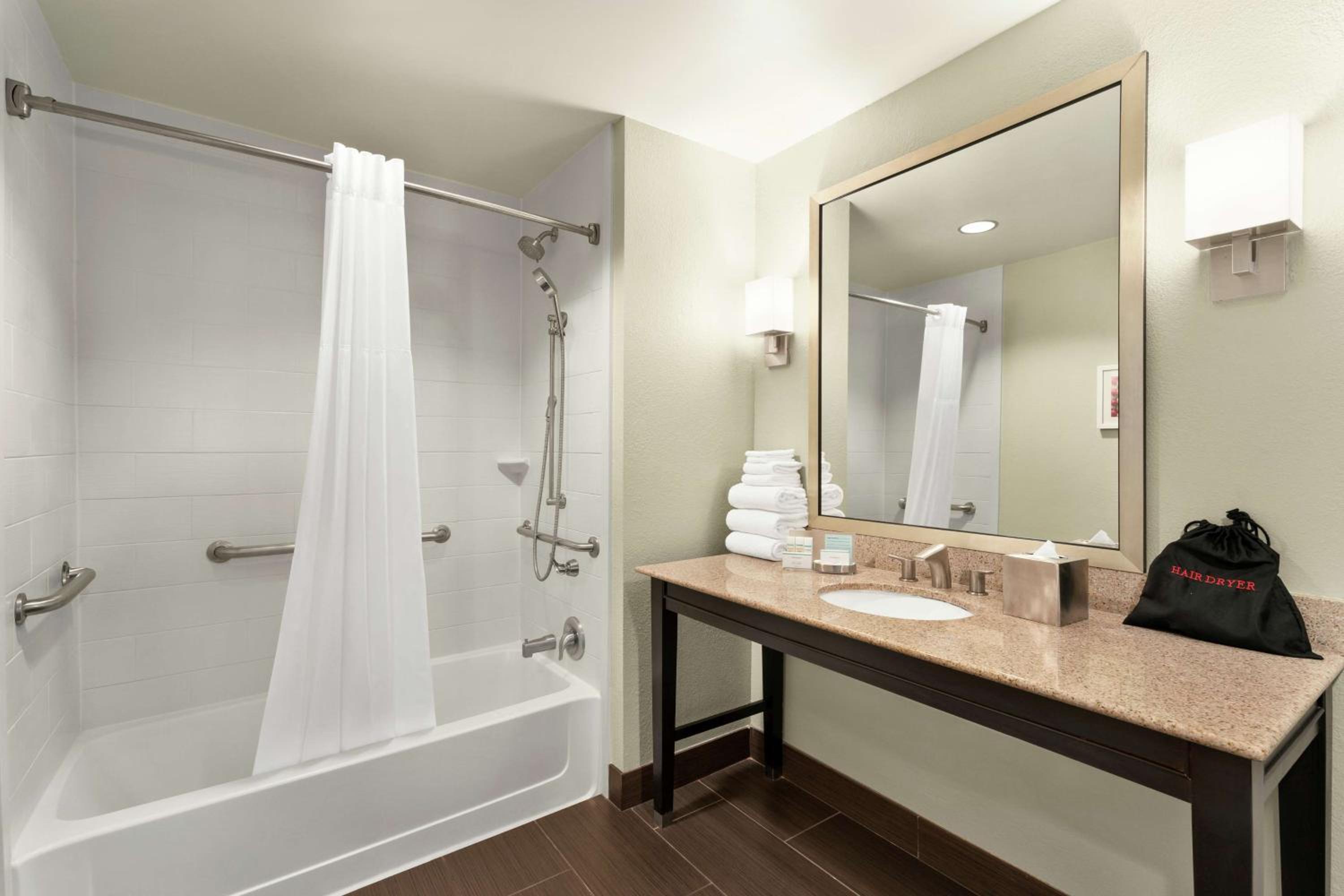 King Room with Mobility Accessible Tub