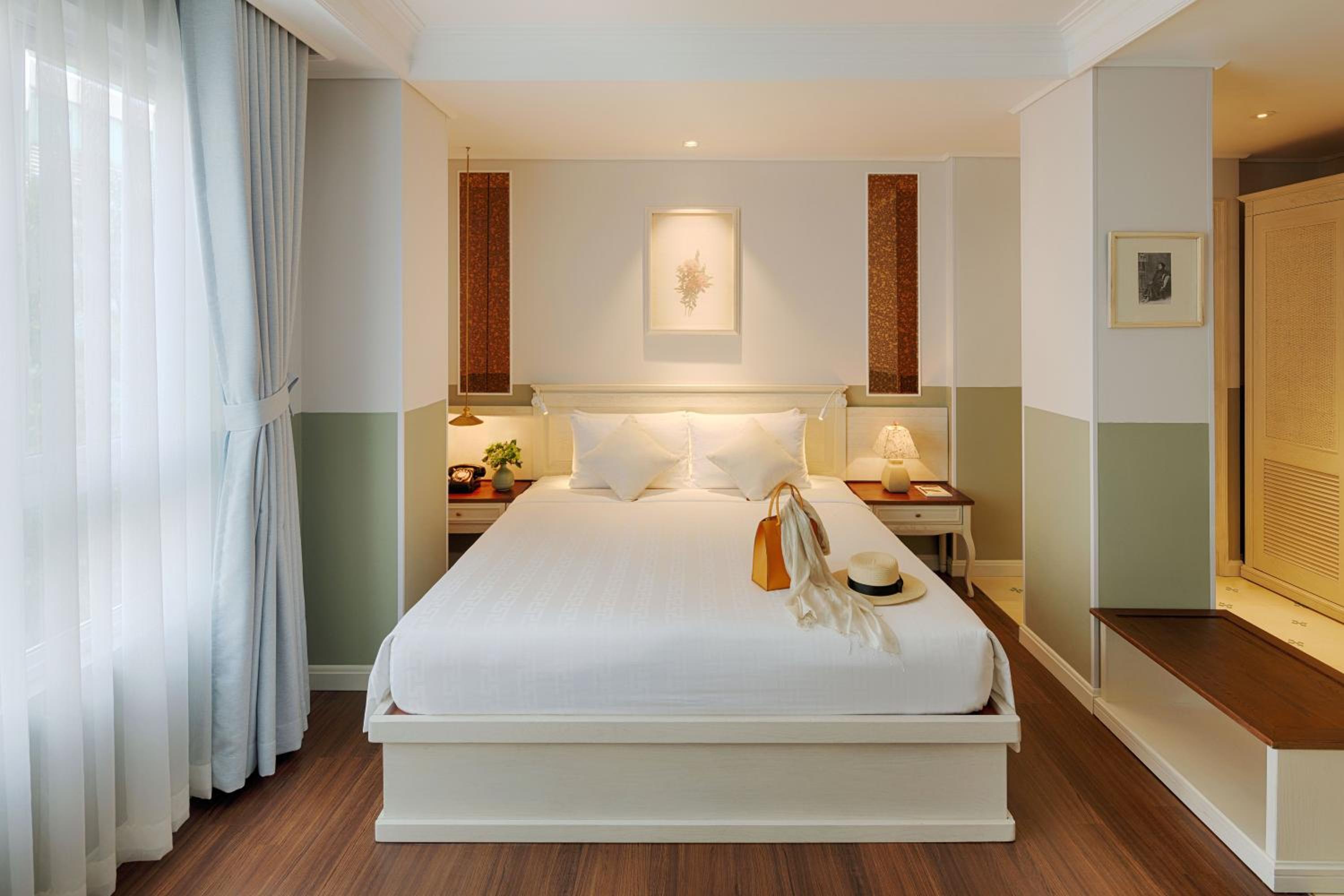 Hamelin Executive Double + Afternoon tea on rooftop