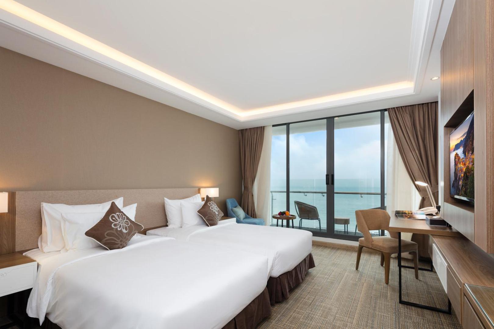 Premier Deluxe Twin Room with Sea View