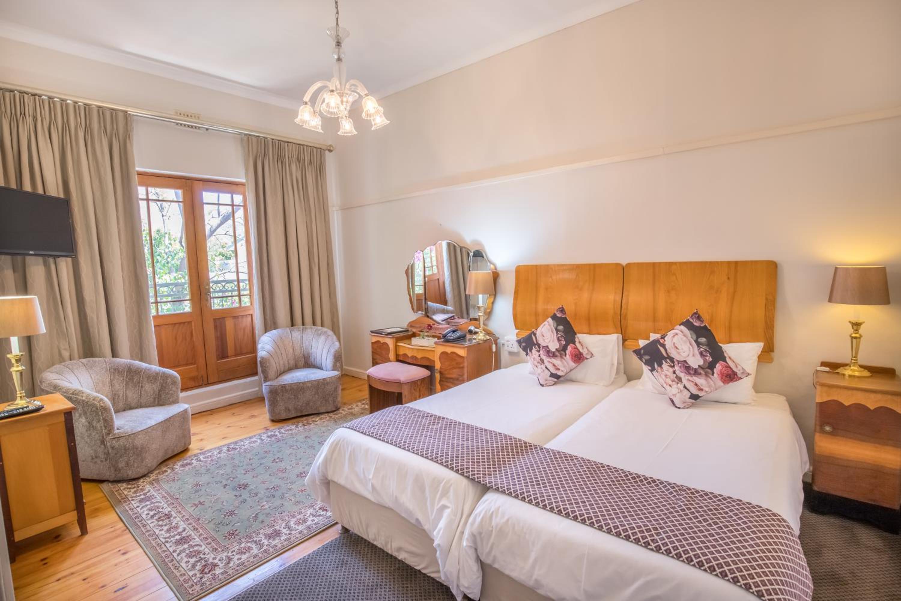 Luxury Art Deco Twin