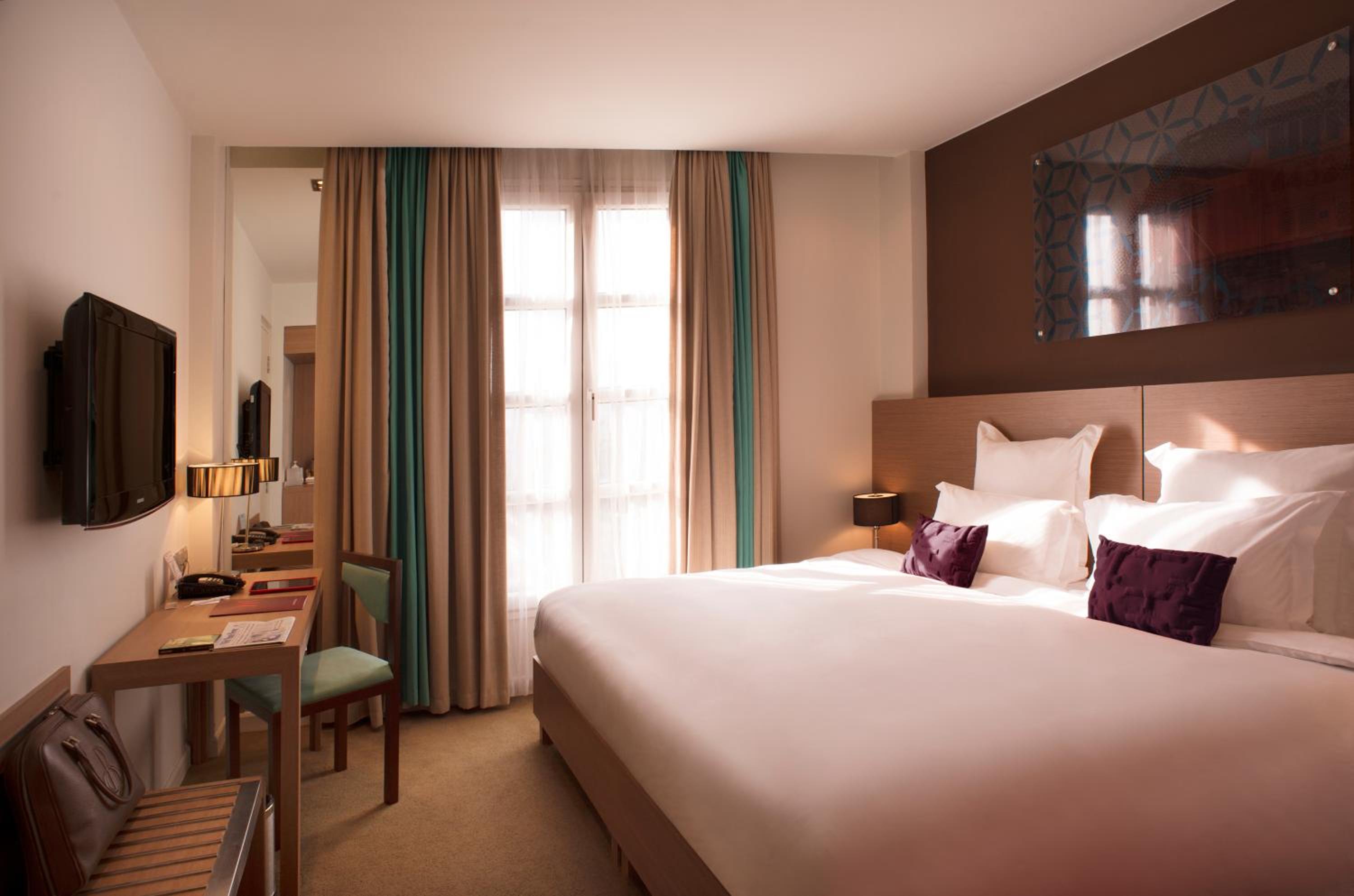 Classic Double Room with City View