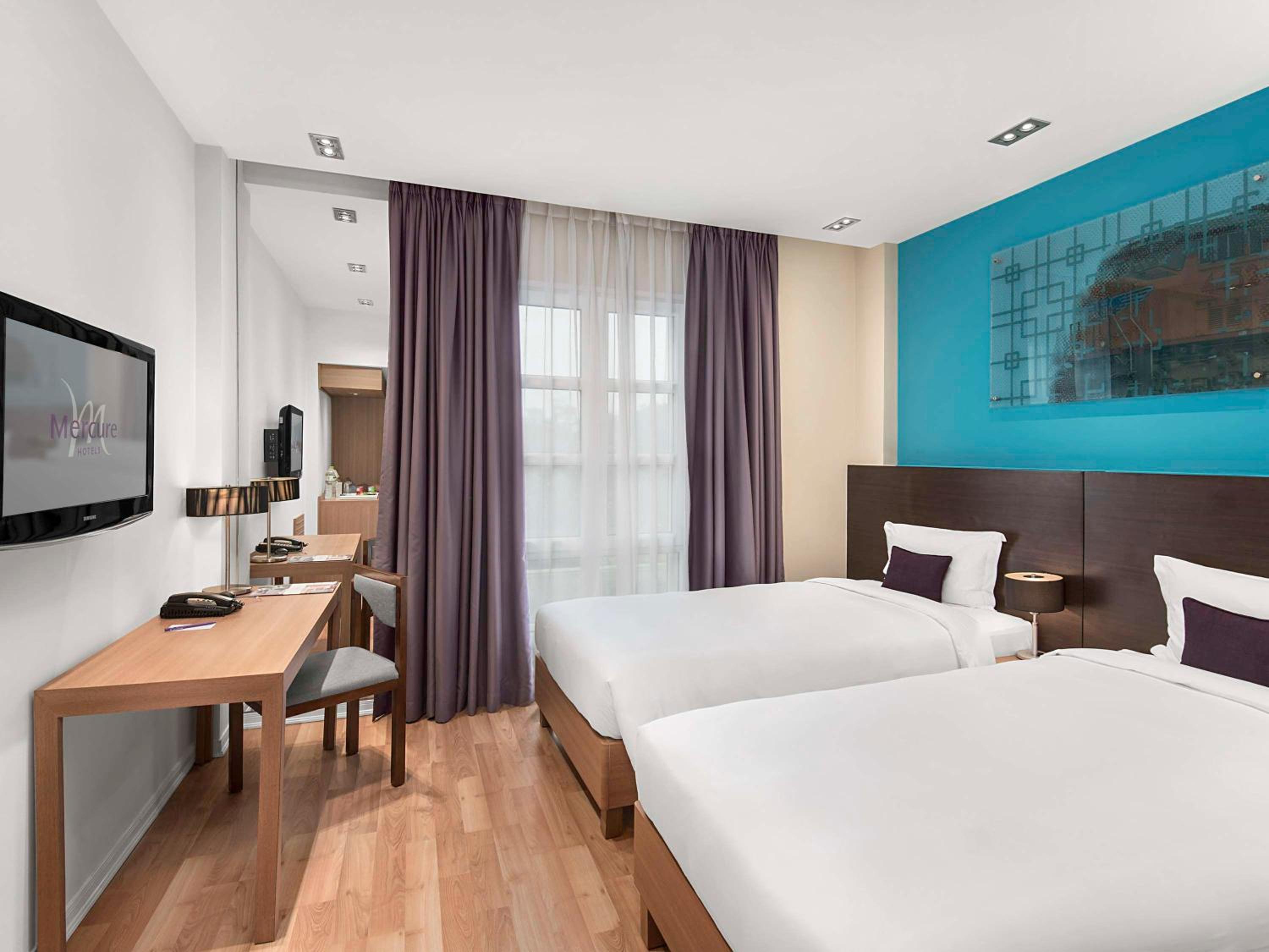 Classic Twin Room with City View