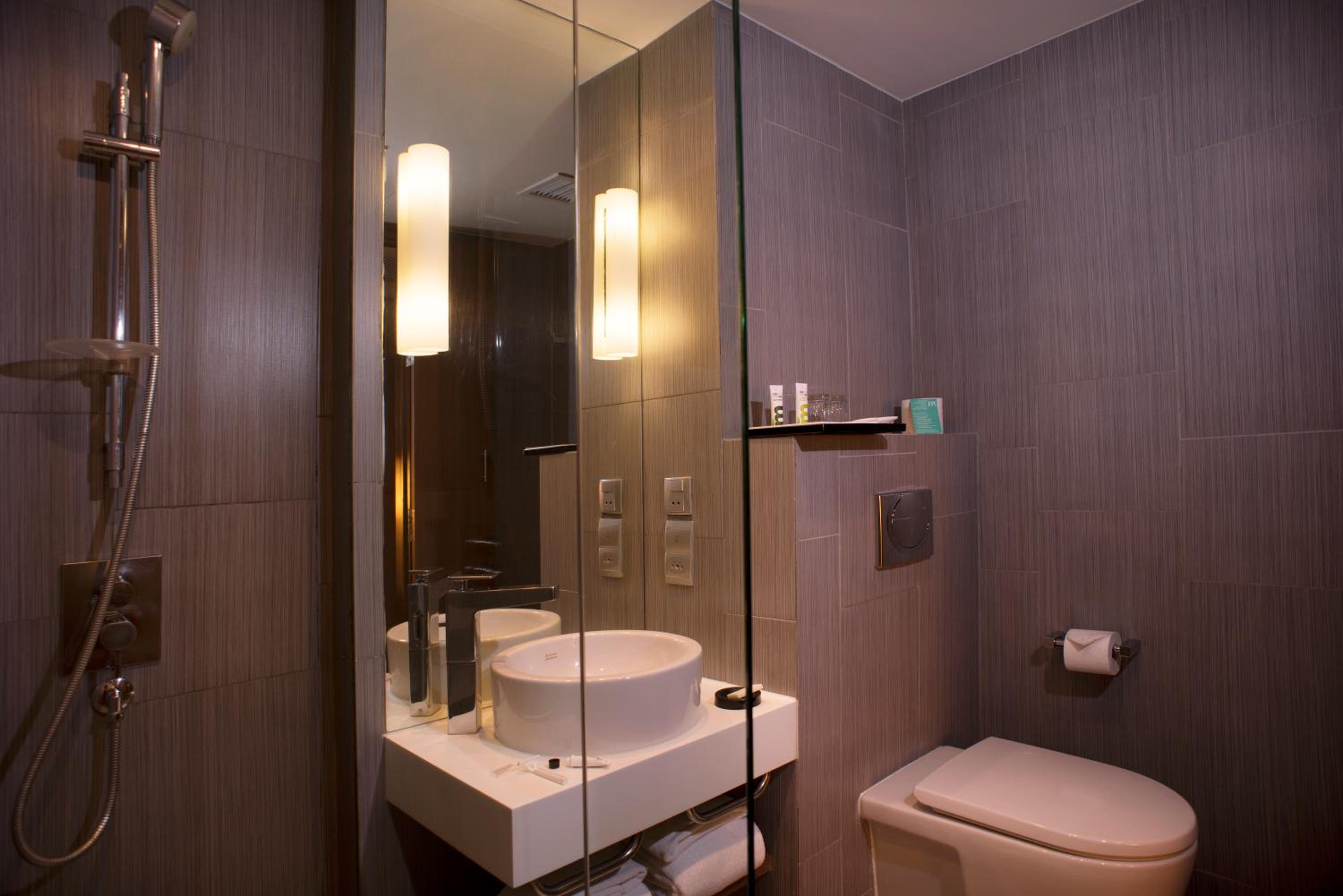 Classic Twin Room with City View