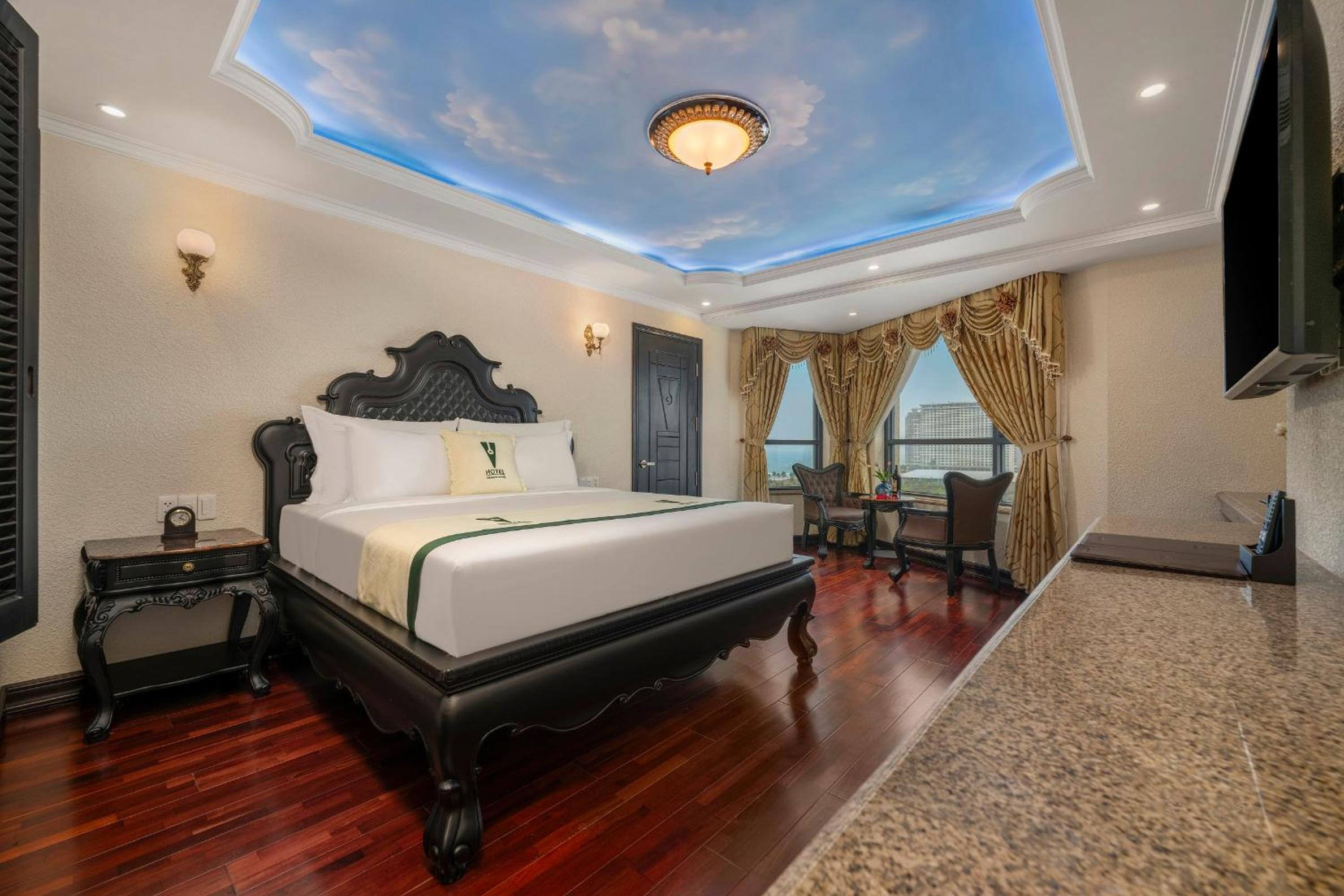 Premier Double Room with Ocean and Mountain View