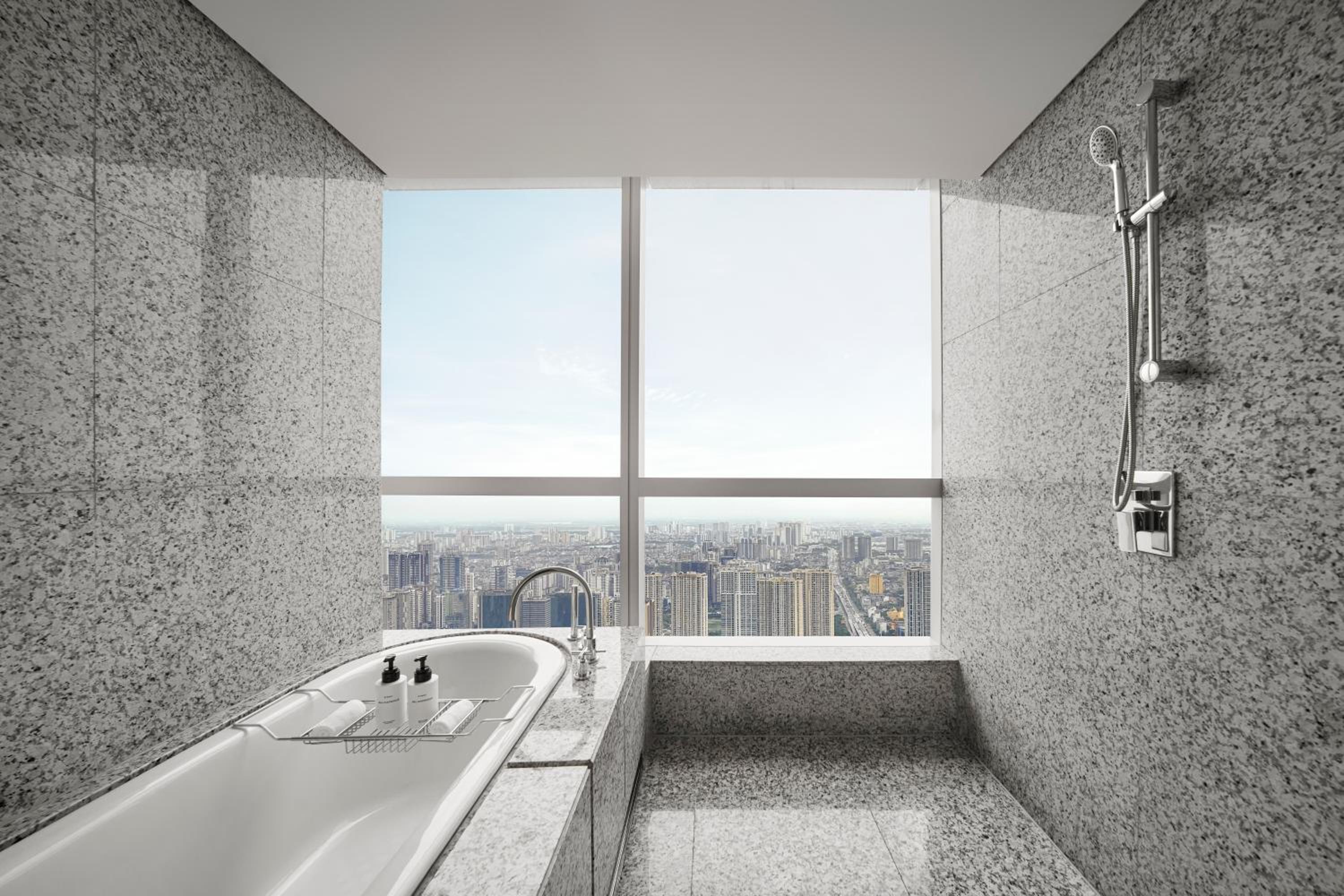 Junior King Suite - Club Lounge Access