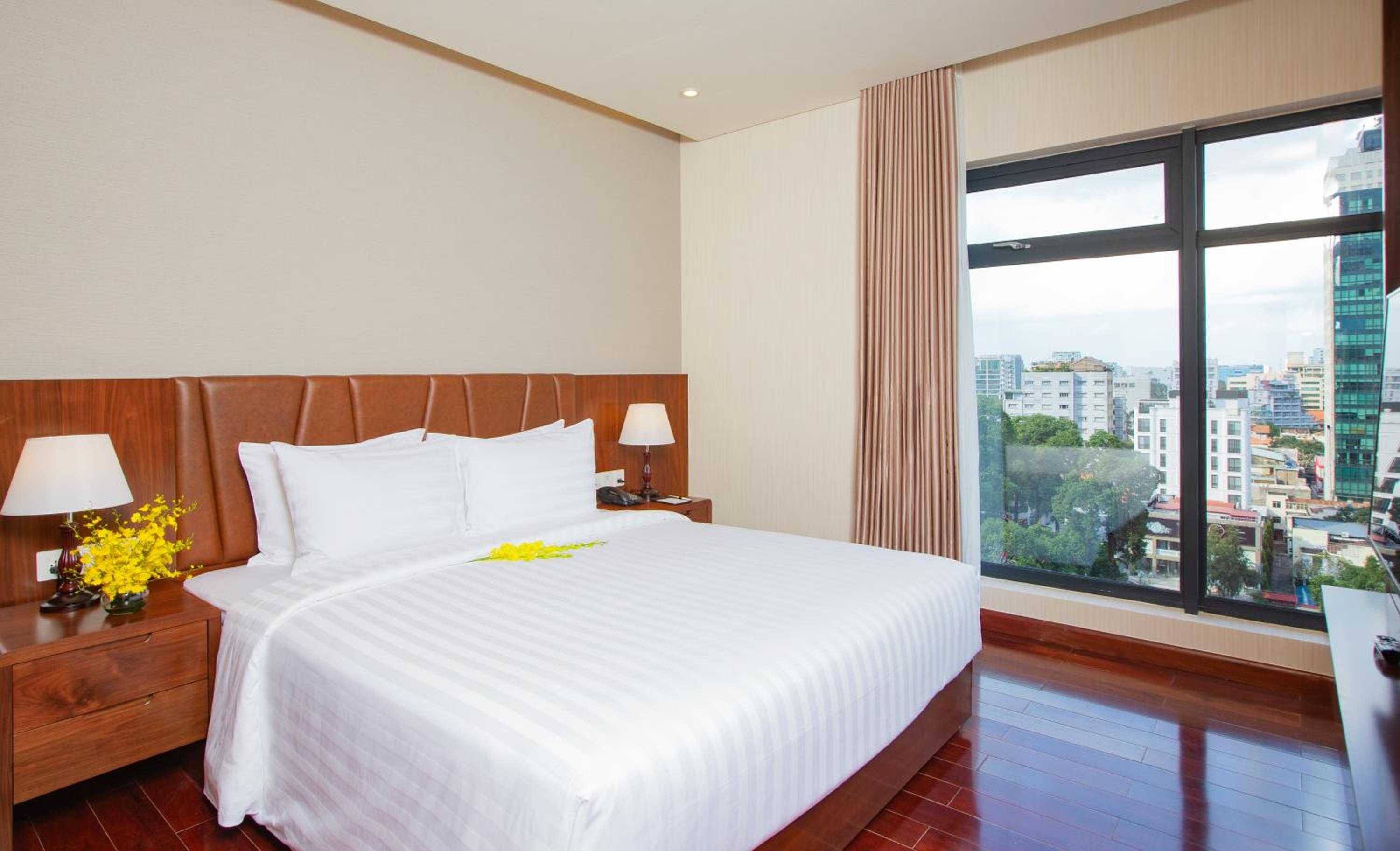 Suite Double or Twin Room with Jaccuzi and City View