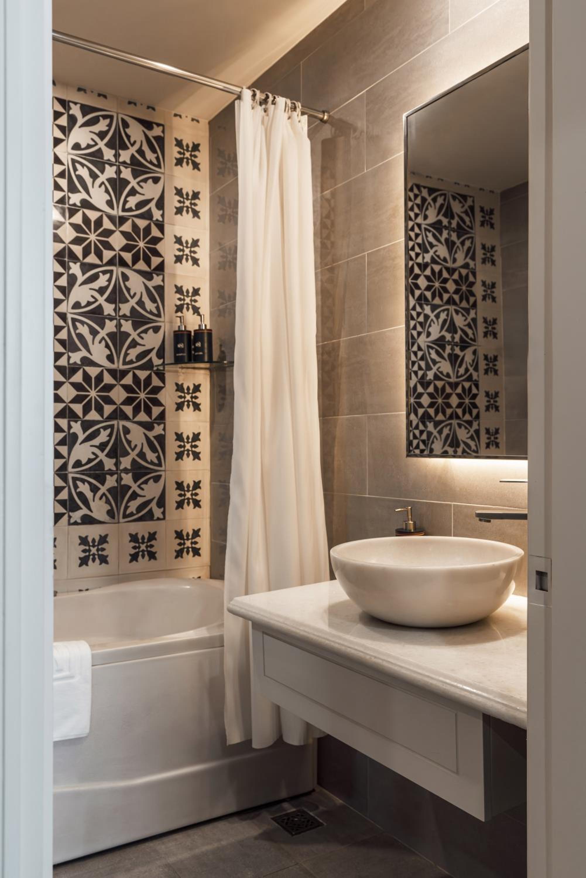 Premium City View Twin, Free Afternoon Tea