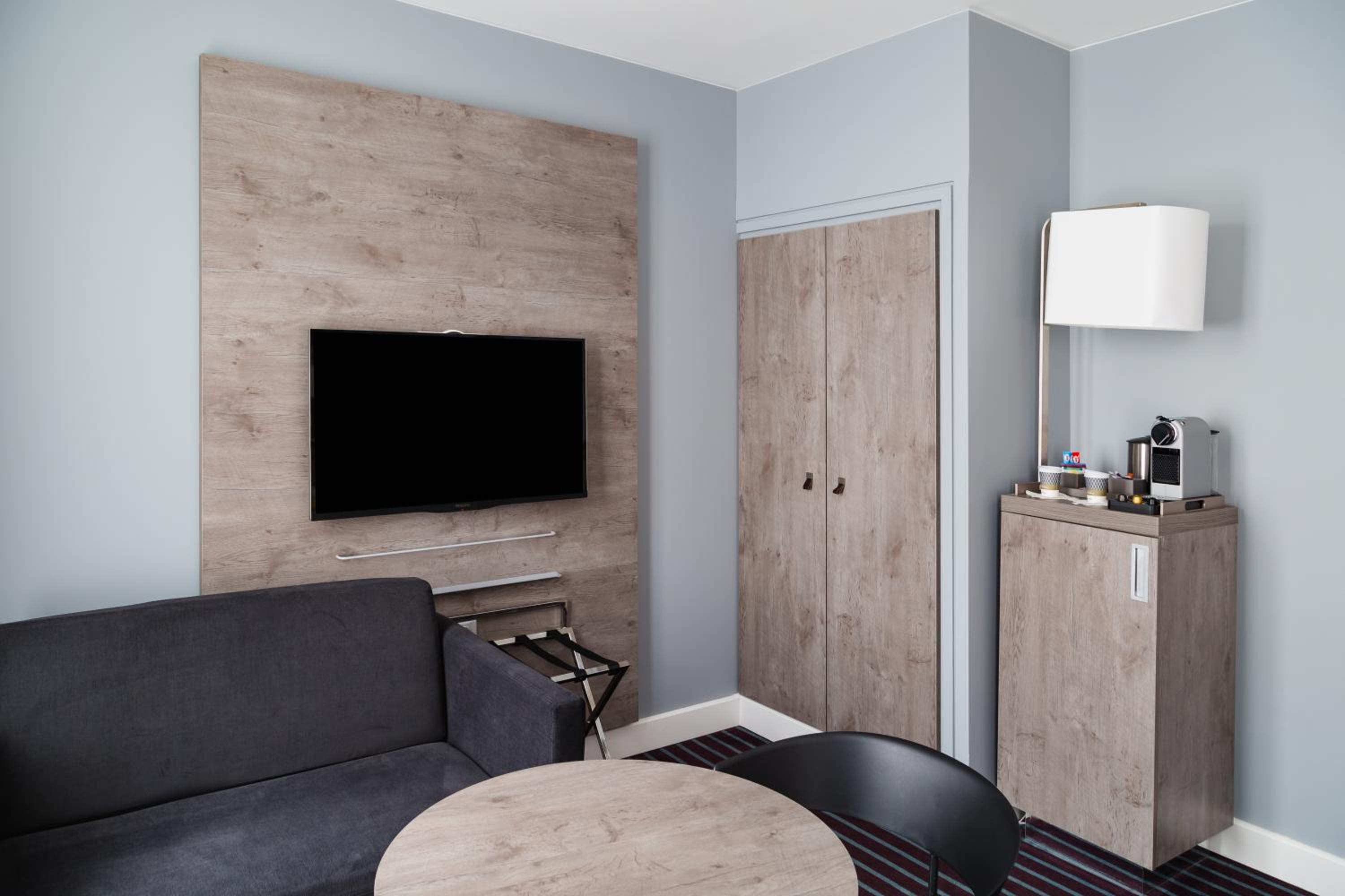 Privilege King Room with Sofa Bed