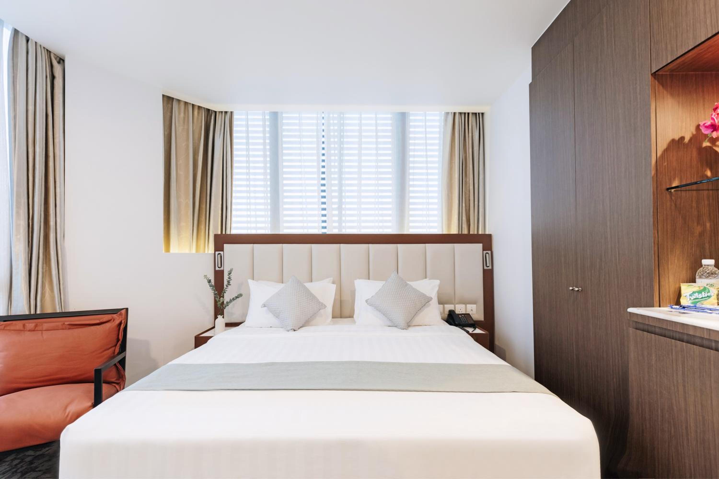 Signature Corner King